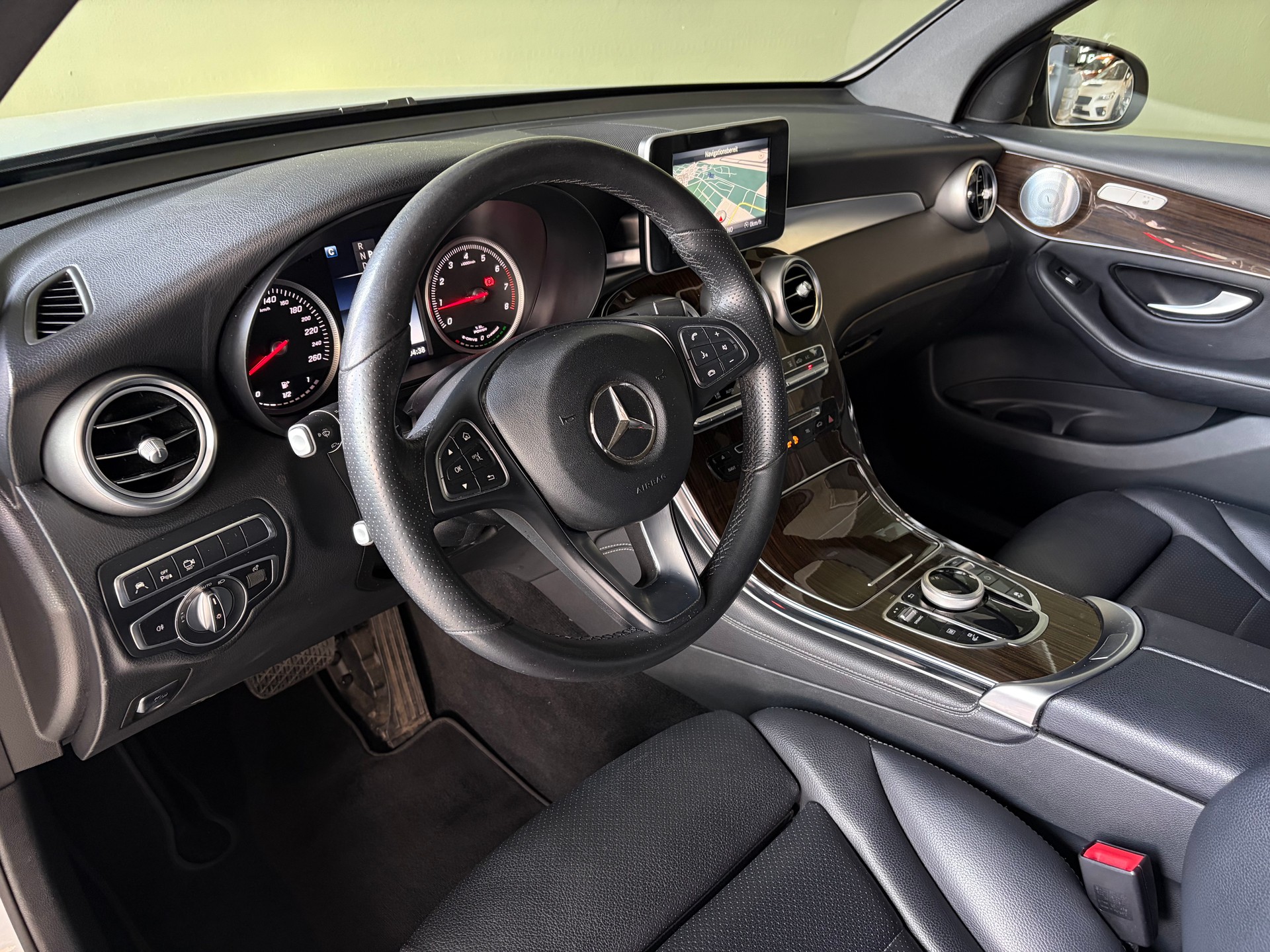 MERCEDES-BENZ GLC 350 e 4Matic 7G-Tronic *CH-Fahrzeug*-image-7