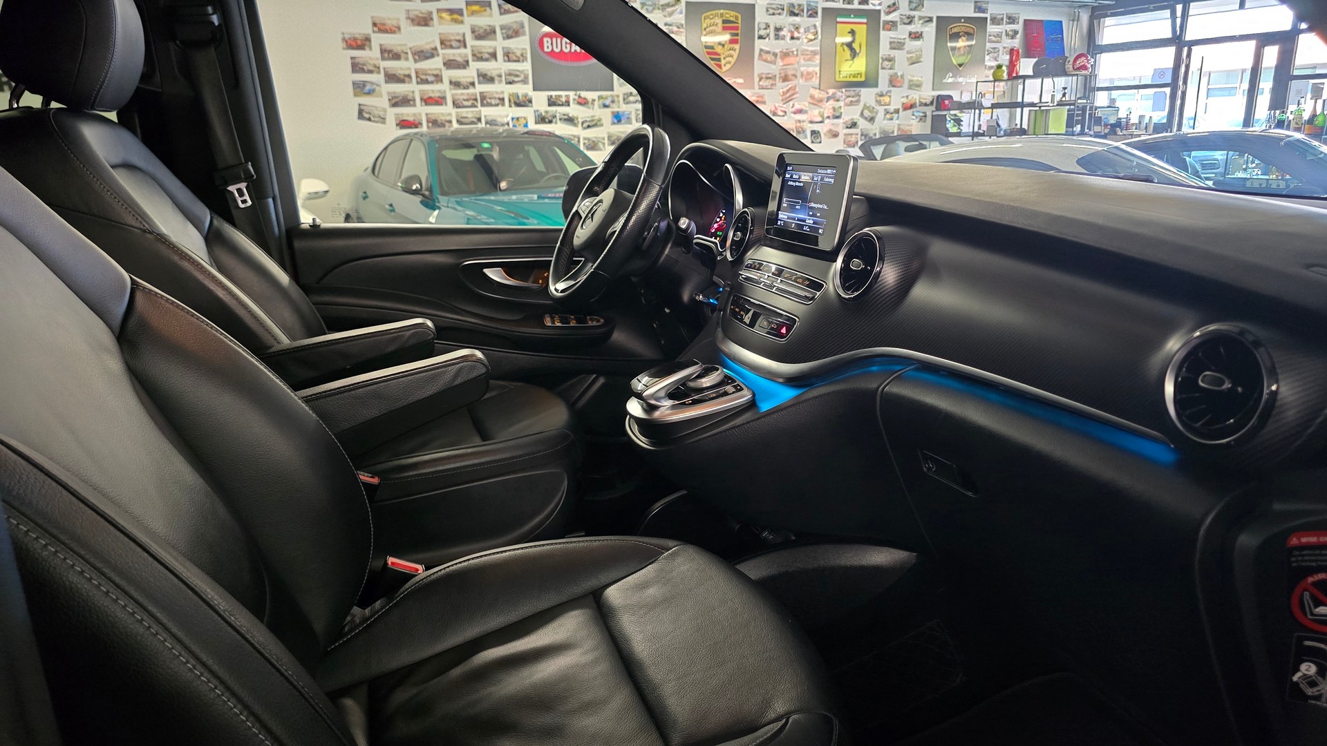 MERCEDES-BENZ V 300 d AMG Avantgarde kompakt 4Matic 9G-Tronic-image-19