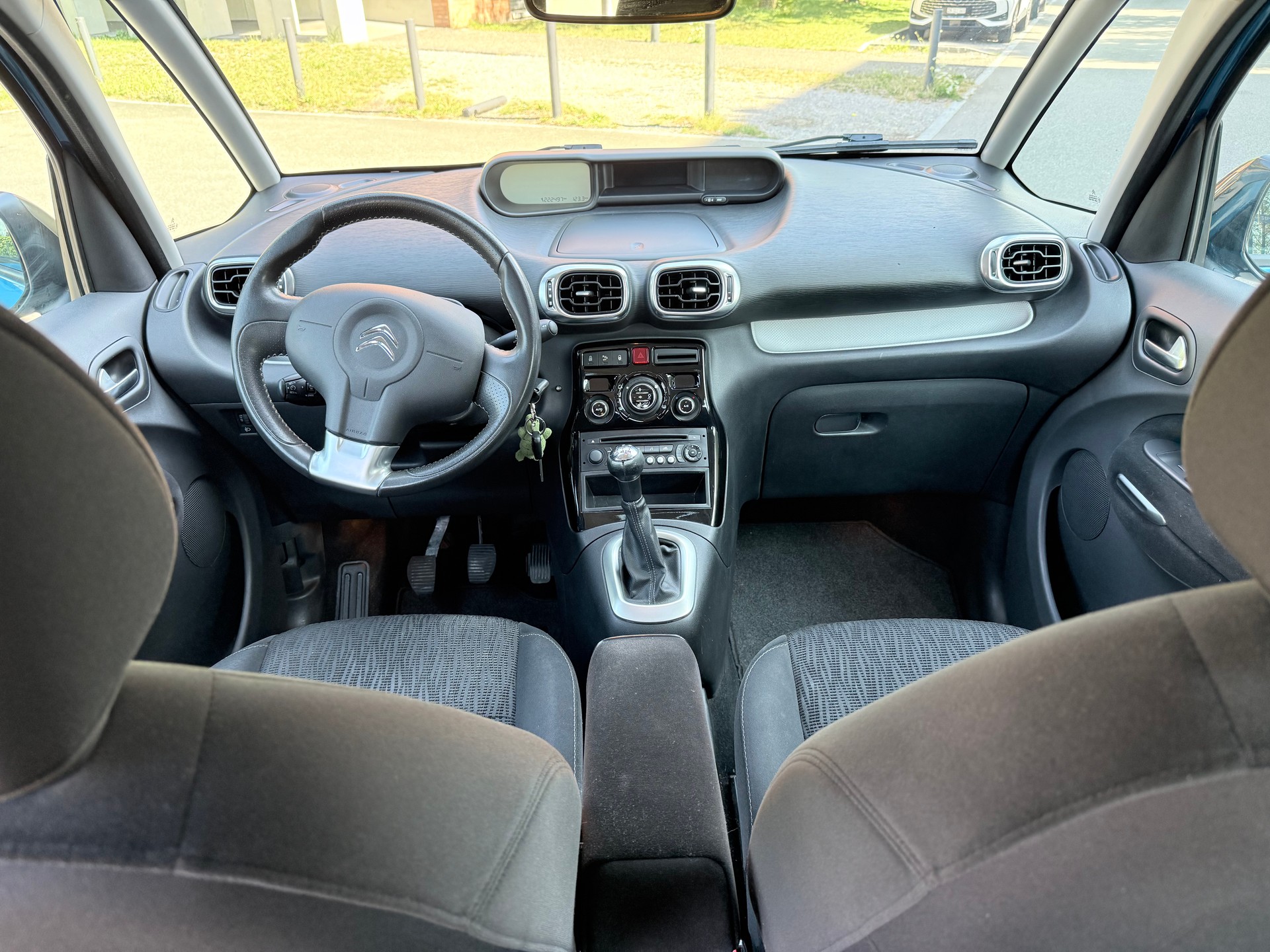 CITROEN C3 Picasso 1.4i 16V Exclusive-image-15