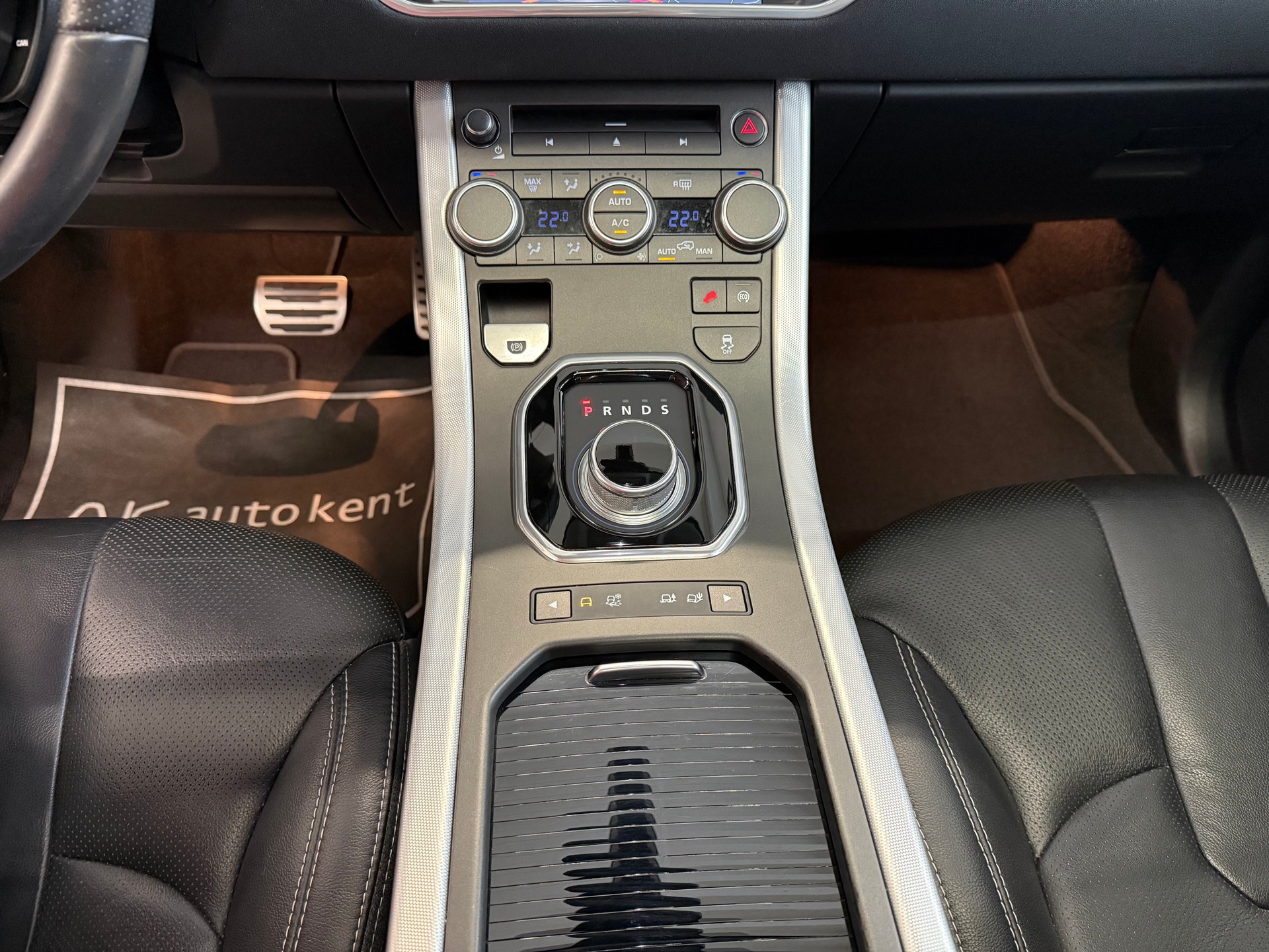 LAND ROVER Range Rover Evoque 2.2 TD4 Dynamic AT9-image-11