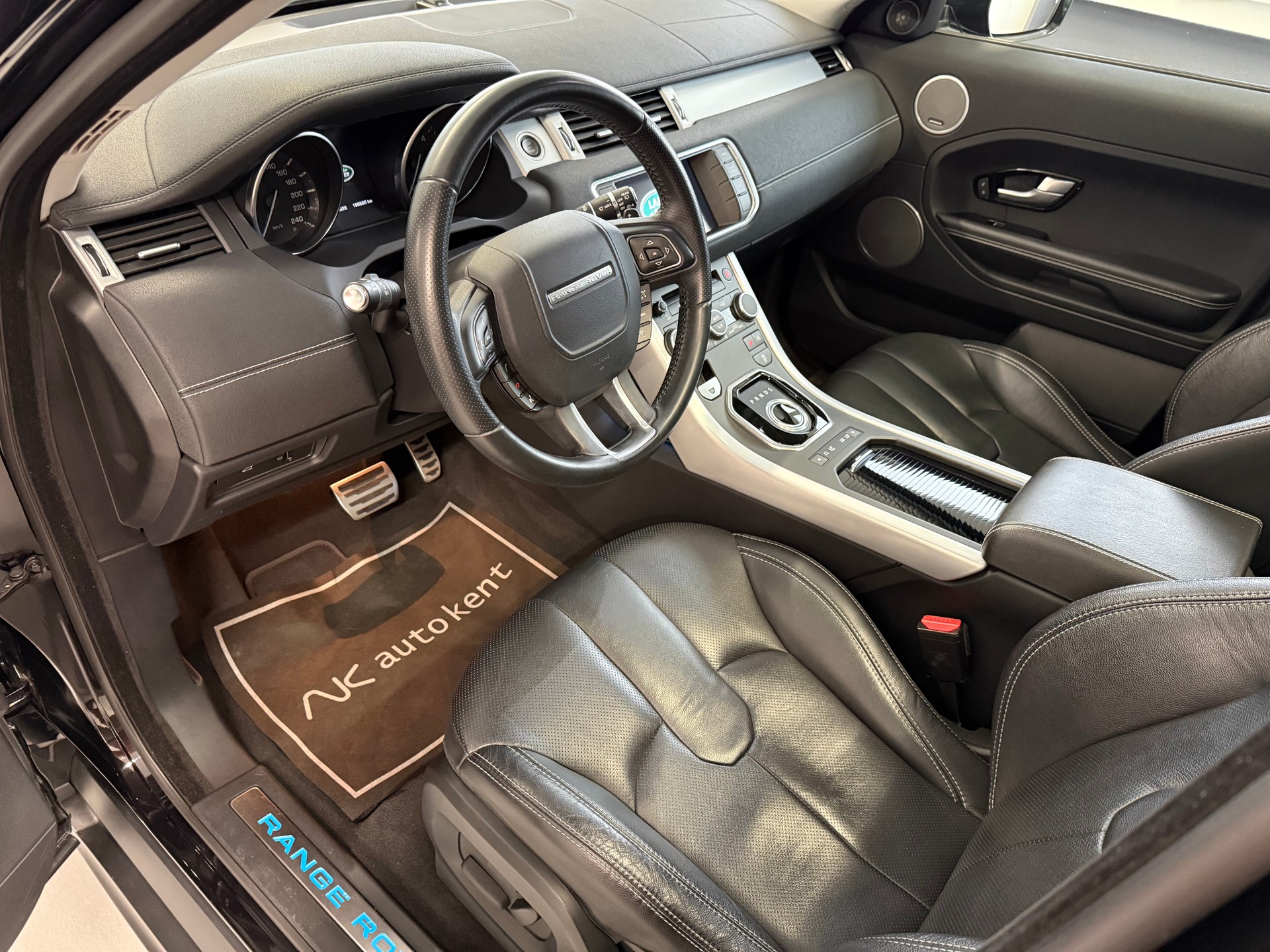 LAND ROVER Range Rover Evoque 2.2 TD4 Dynamic AT9-image-6