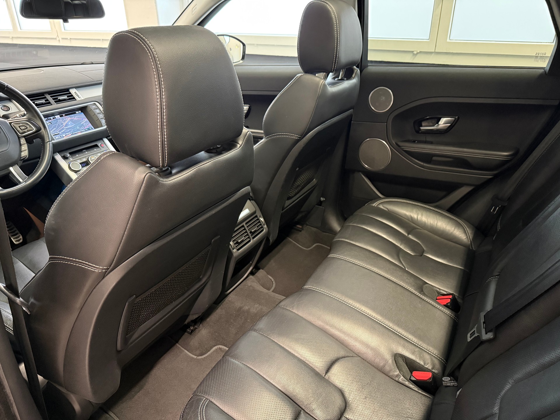 LAND ROVER Range Rover Evoque 2.2 TD4 Dynamic AT9-image-16