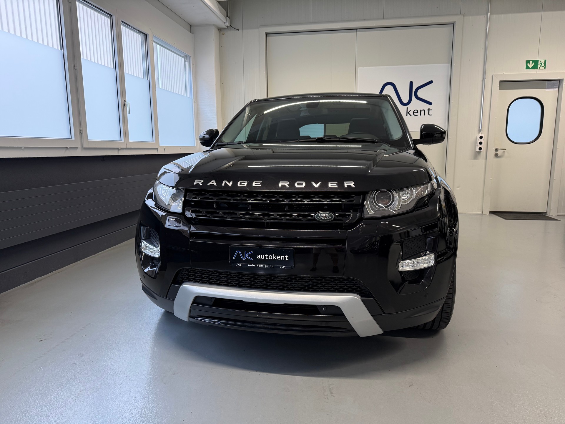 LAND ROVER Range Rover Evoque 2.2 TD4 Dynamic AT9-image-1