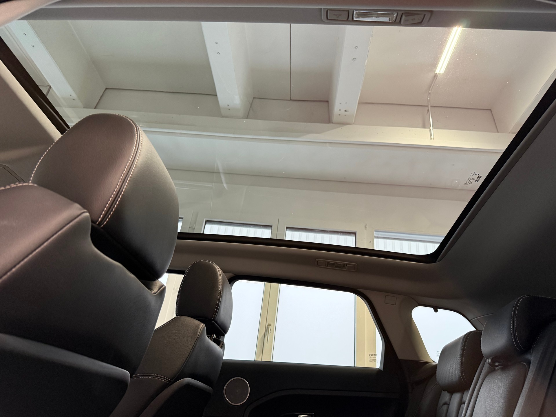 LAND ROVER Range Rover Evoque 2.2 TD4 Dynamic AT9-image-20