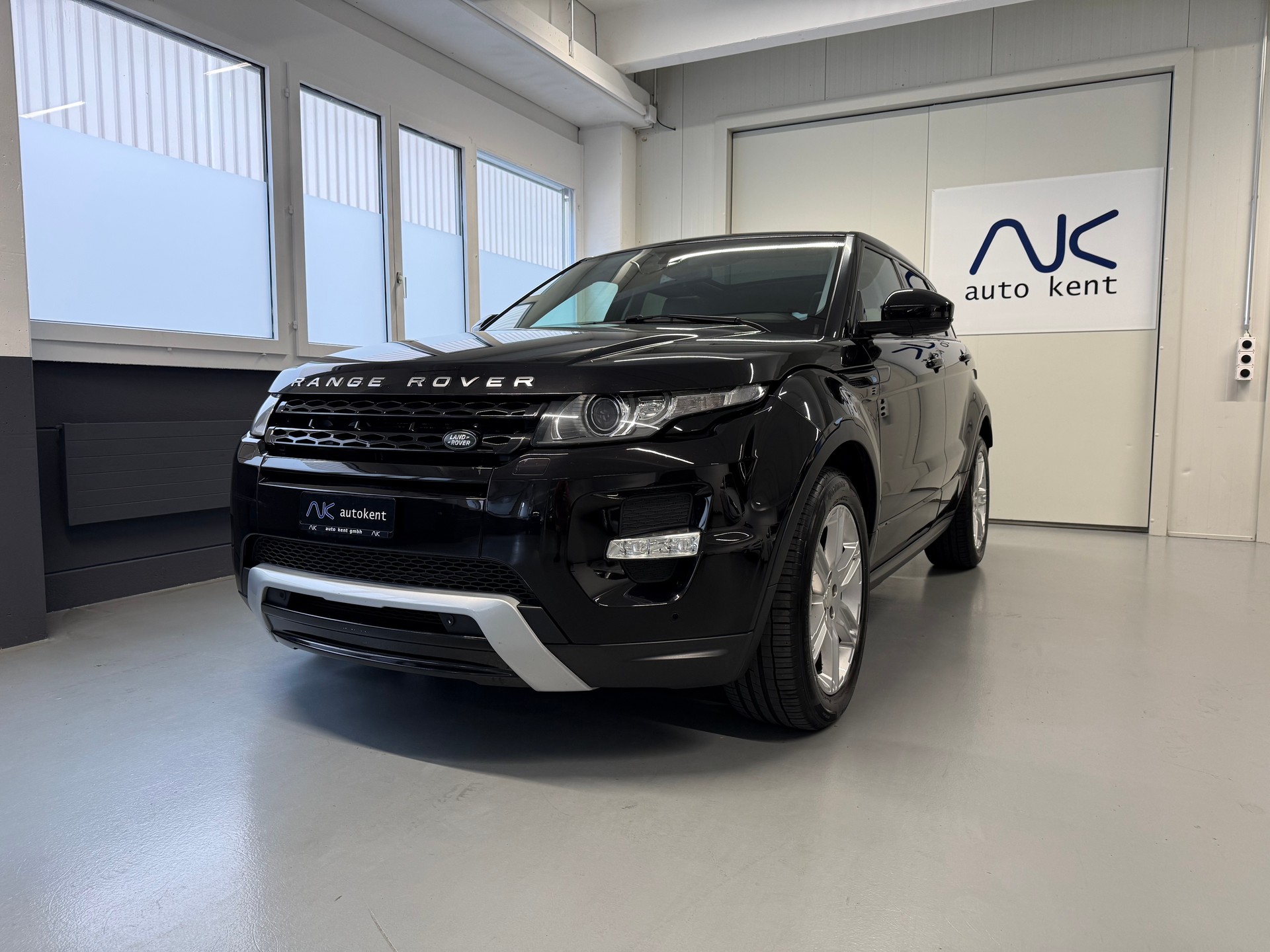 LAND ROVER Range Rover Evoque 2.2 TD4 Dynamic AT9-image-0