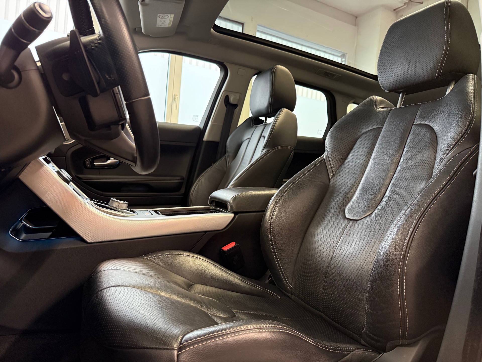 LAND ROVER Range Rover Evoque 2.2 TD4 Dynamic AT9-image-14
