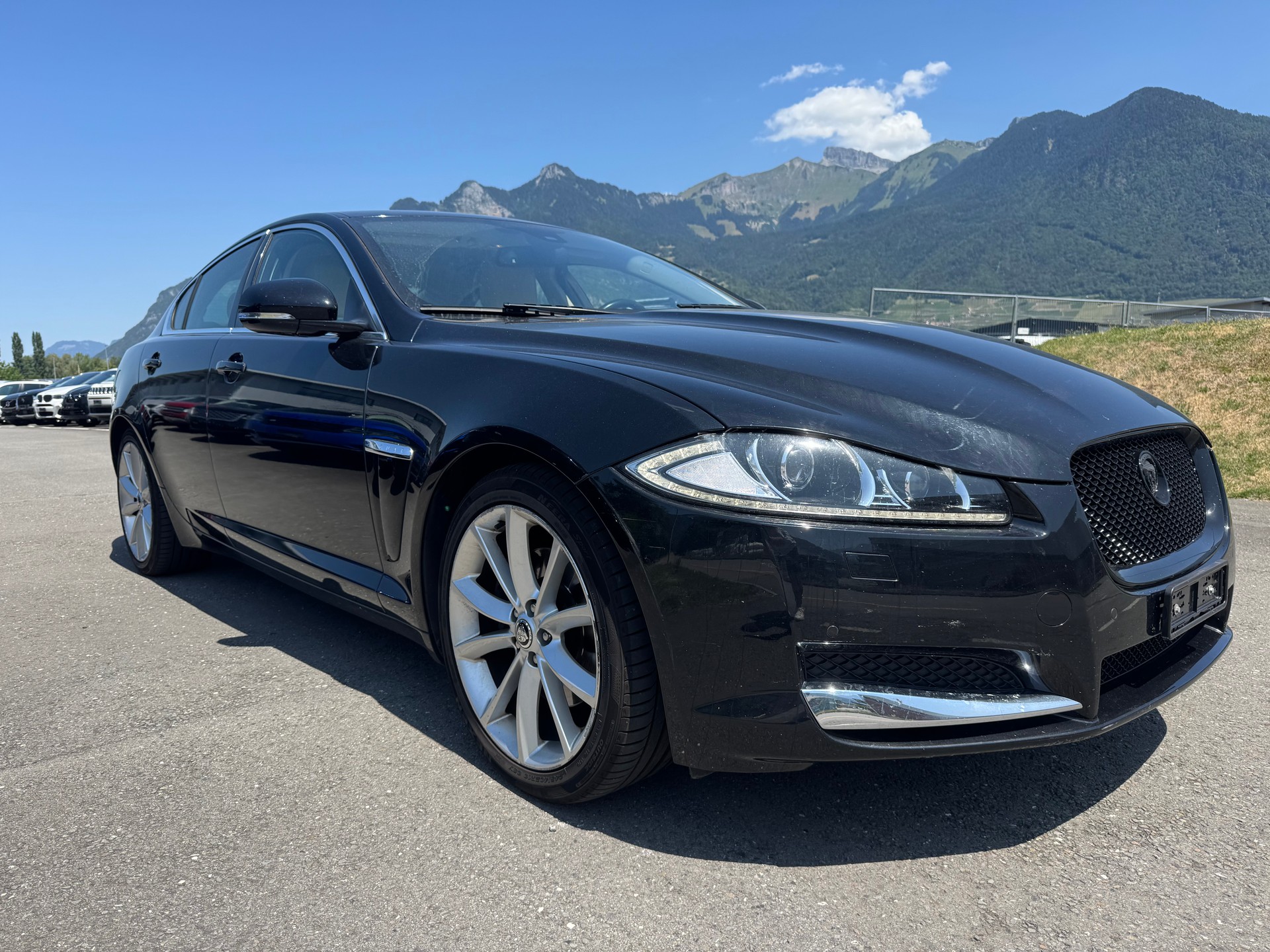 JAGUAR XF 2.2d Premium Luxury-image-3