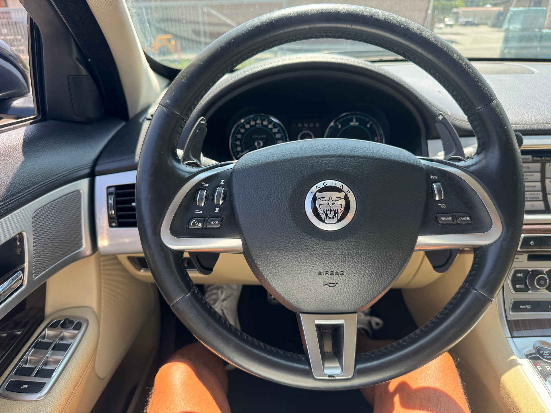 JAGUAR XF 2.2d Premium Luxury-image-15