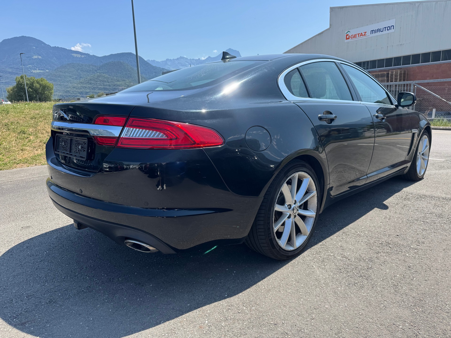 JAGUAR XF 2.2d Premium Luxury-image-5