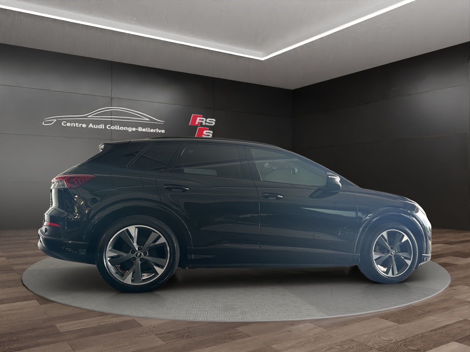 AUDI Q4 e-tron 50 quattro-image-6