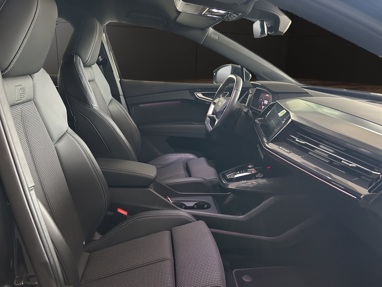 AUDI Q4 e-tron 50 quattro-image-15