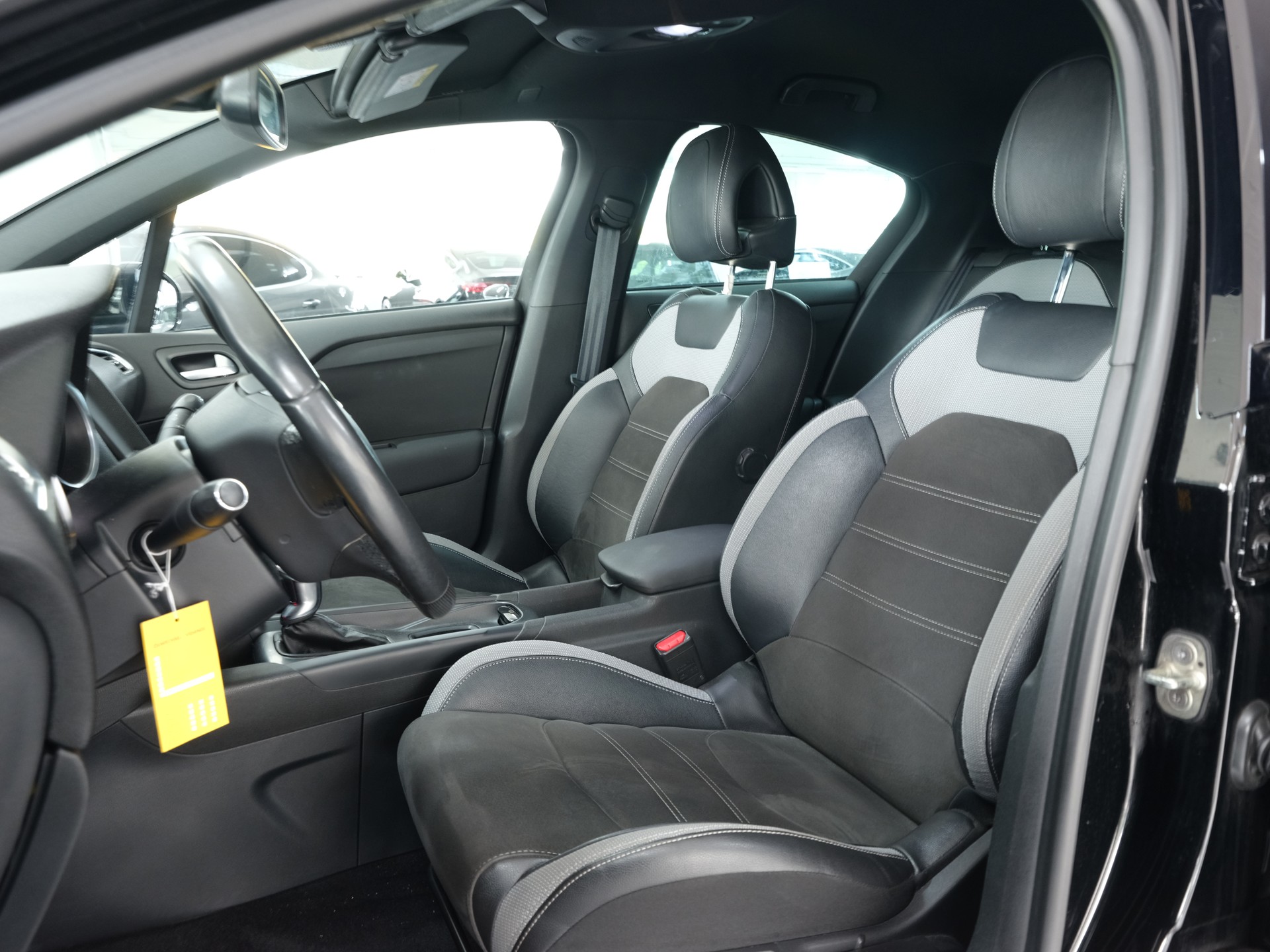 DS AUTOMOBILES DS 4 1.6 BlueHDi Performance Line Automatic *Sitzheizung* *PDC Vorne & Hinten*-image-16
