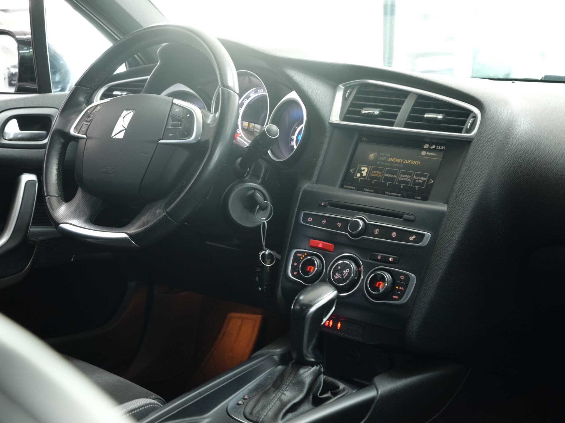 DS AUTOMOBILES DS 4 1.6 BlueHDi Performance Line Automatic *Sitzheizung* *PDC Vorne & Hinten*-image-20