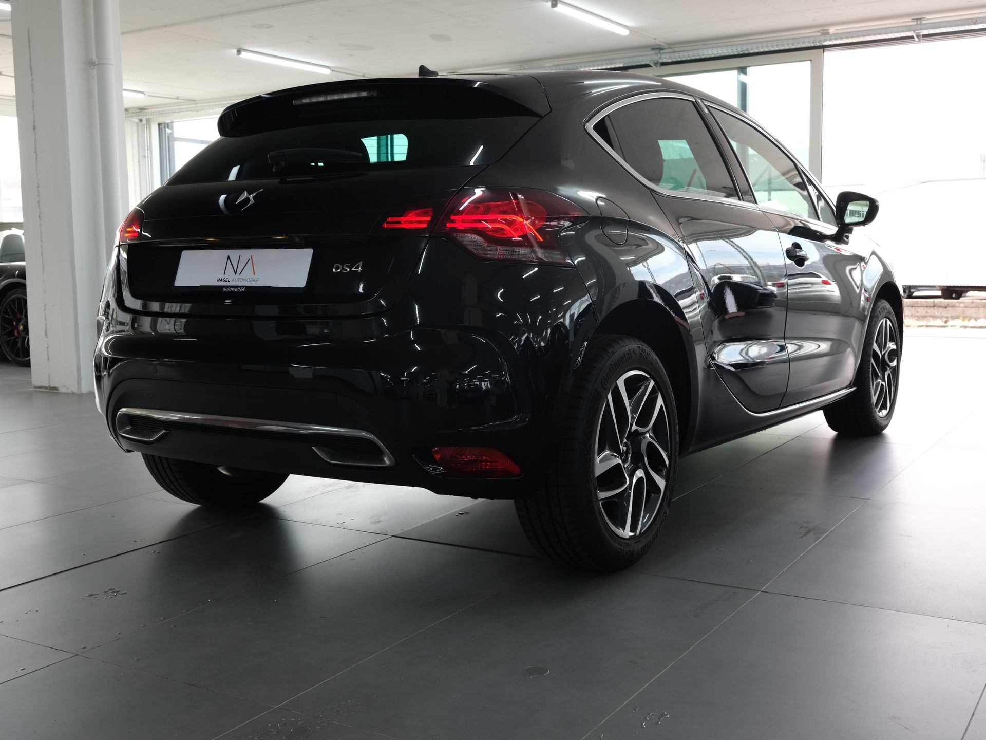 DS AUTOMOBILES DS 4 1.6 BlueHDi Performance Line Automatic *Sitzheizung* *PDC Vorne & Hinten*-image-1