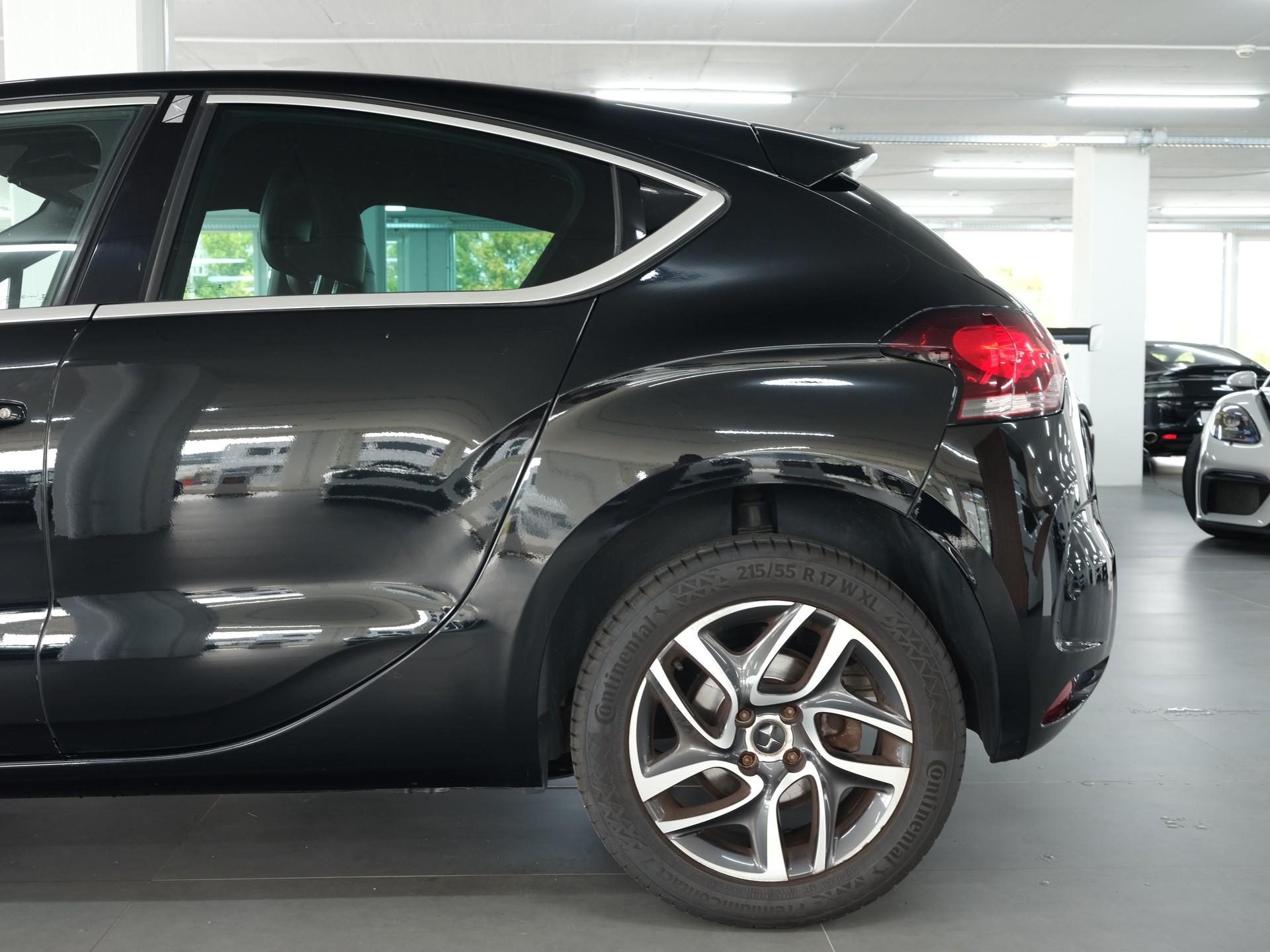 DS AUTOMOBILES DS 4 1.6 BlueHDi Performance Line Automatic *Sitzheizung* *PDC Vorne & Hinten*-image-12