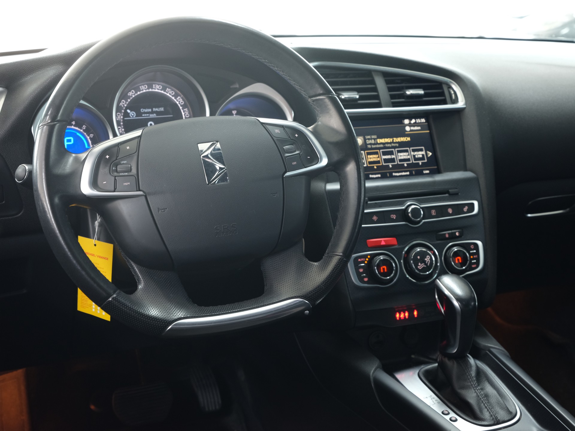 DS AUTOMOBILES DS 4 1.6 BlueHDi Performance Line Automatic *Sitzheizung* *PDC Vorne & Hinten*-image-18