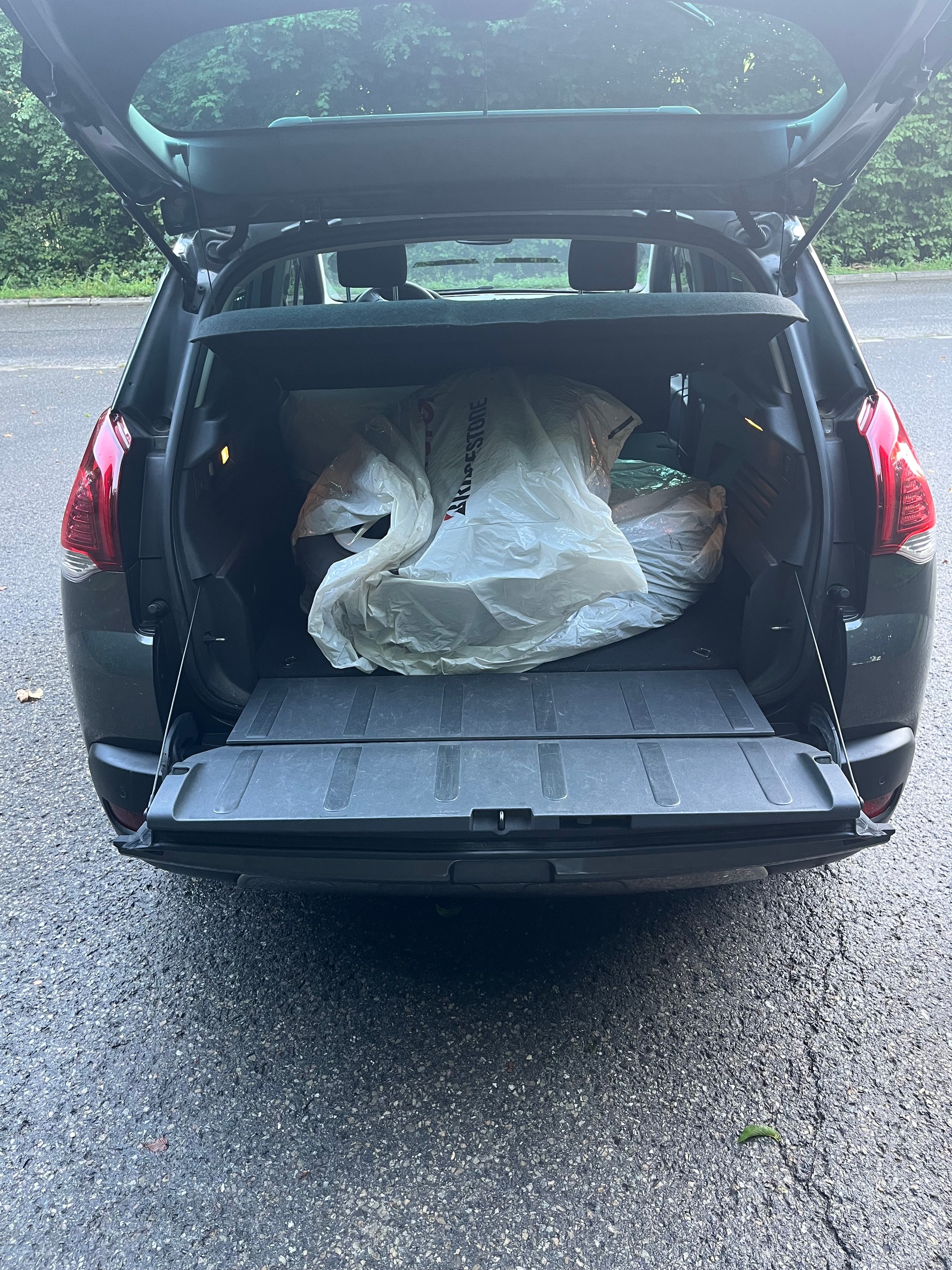 PEUGEOT 3008 1.6 16V T Allure-image-7