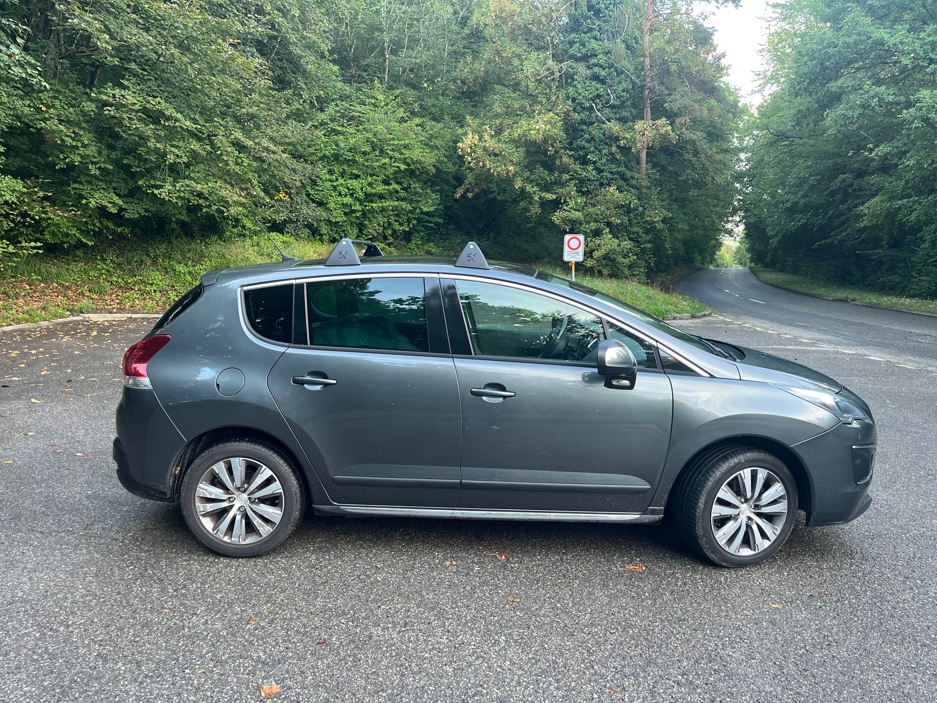 PEUGEOT 3008 1.6 16V T Allure-image-5