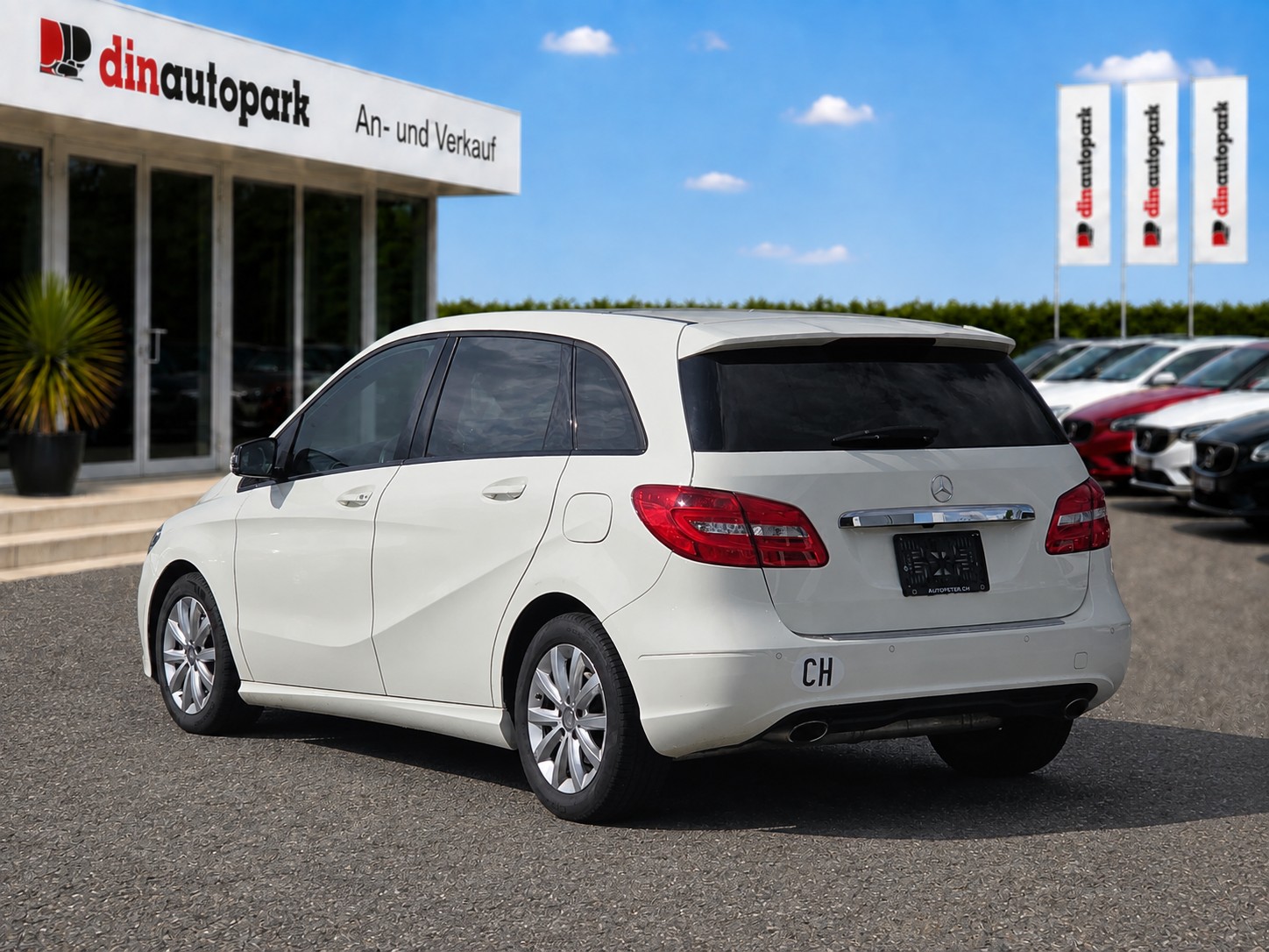 MERCEDES-BENZ B 200 7G-DCT * CH-Fahrzeug *-image-2
