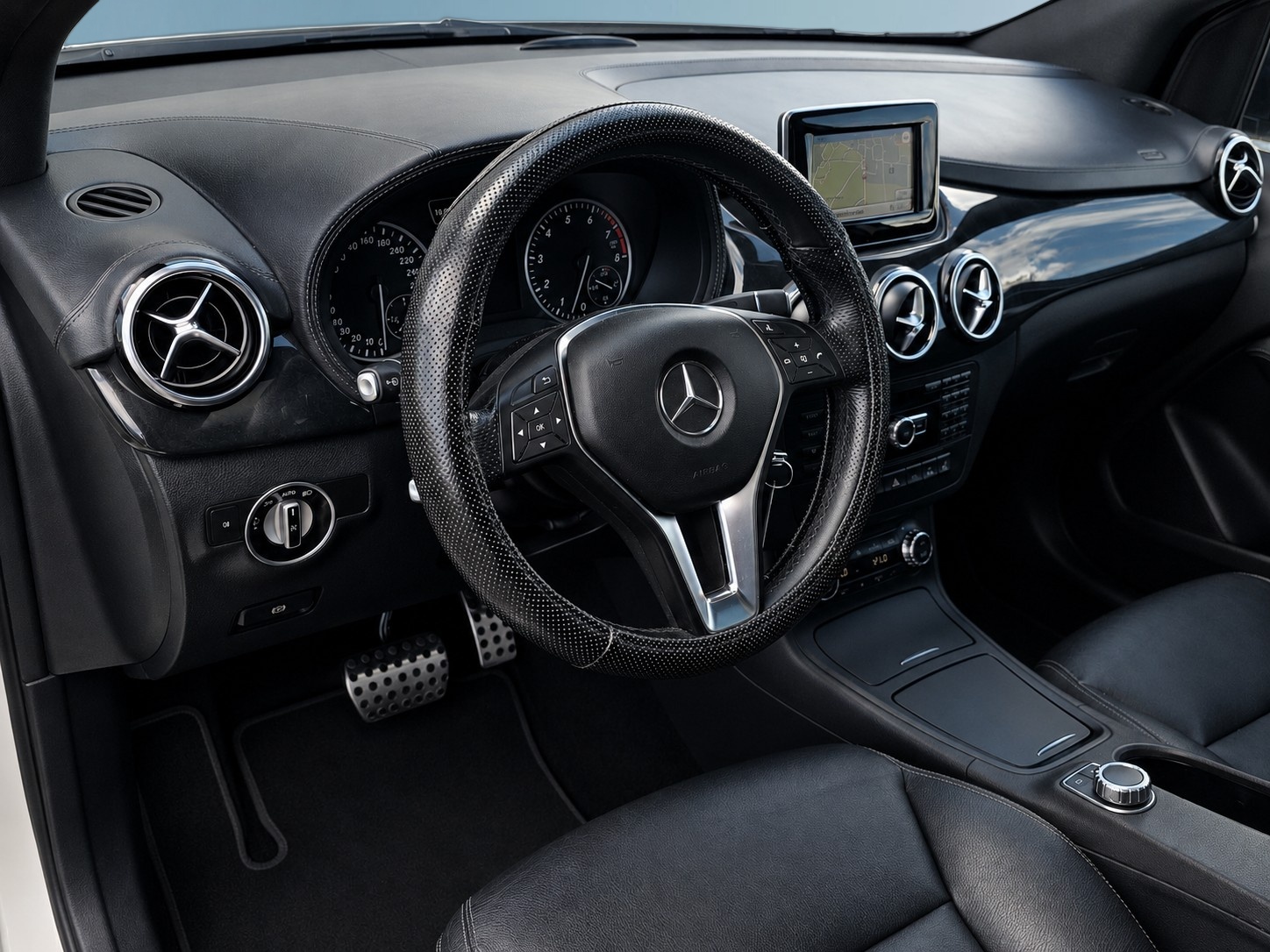 MERCEDES-BENZ B 200 7G-DCT * CH-Fahrzeug *-image-5