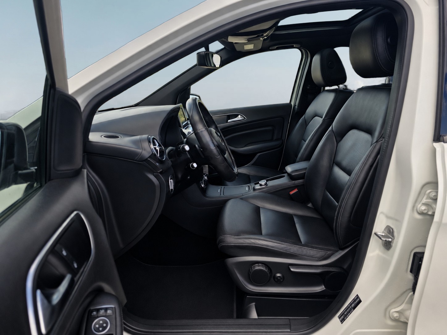 MERCEDES-BENZ B 200 7G-DCT * CH-Fahrzeug *-image-4