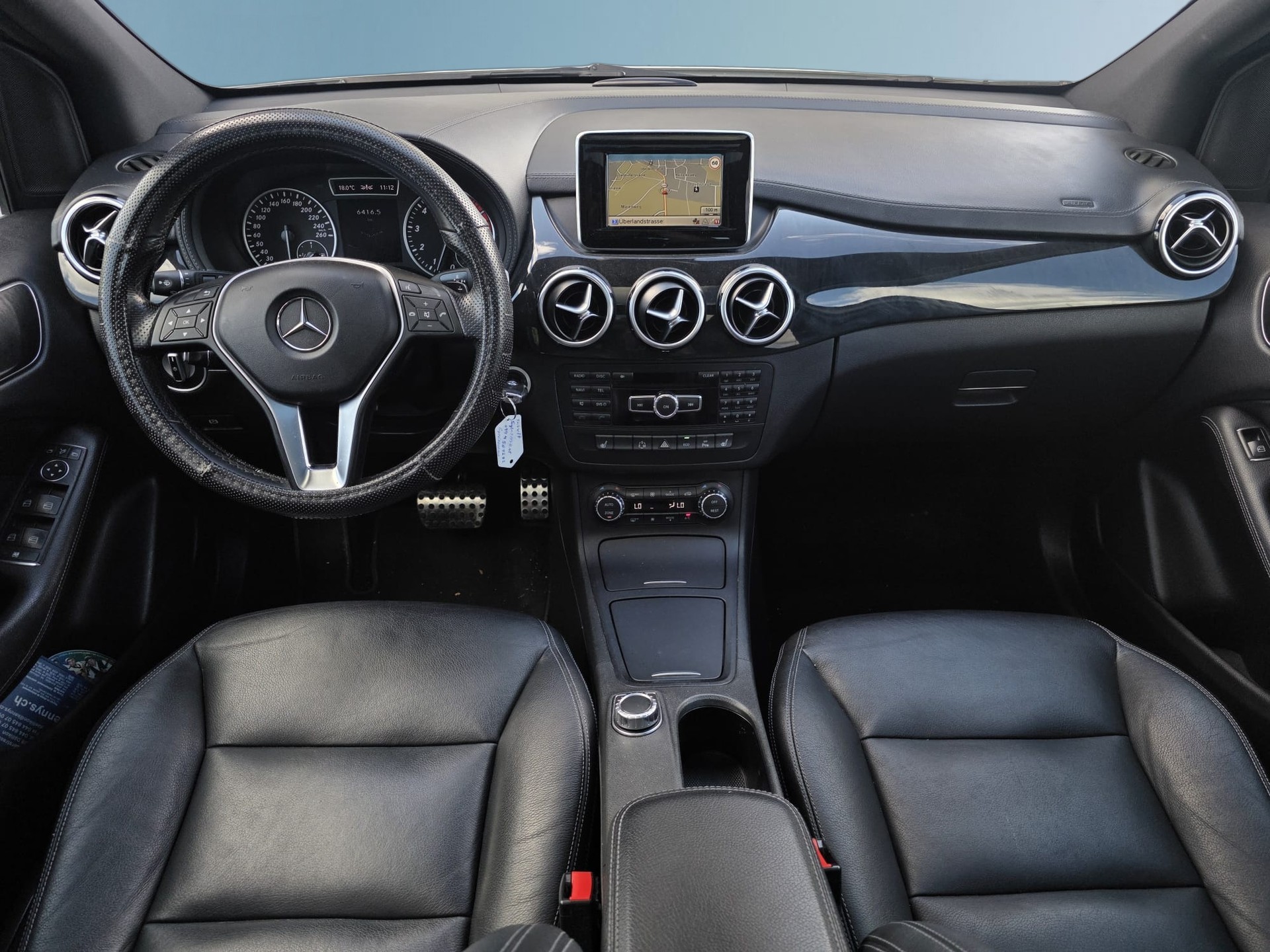 MERCEDES-BENZ B 200 7G-DCT * CH-Fahrzeug *-image-11