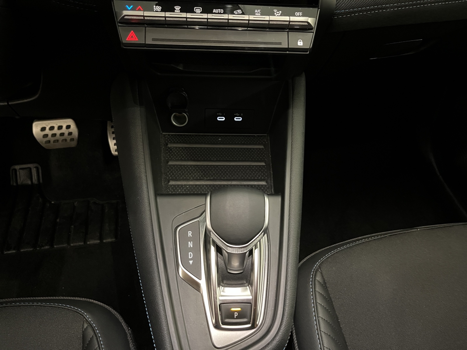 RENAULT Captur 1.3 TCe 160 esprit Alpine EDC-image-12