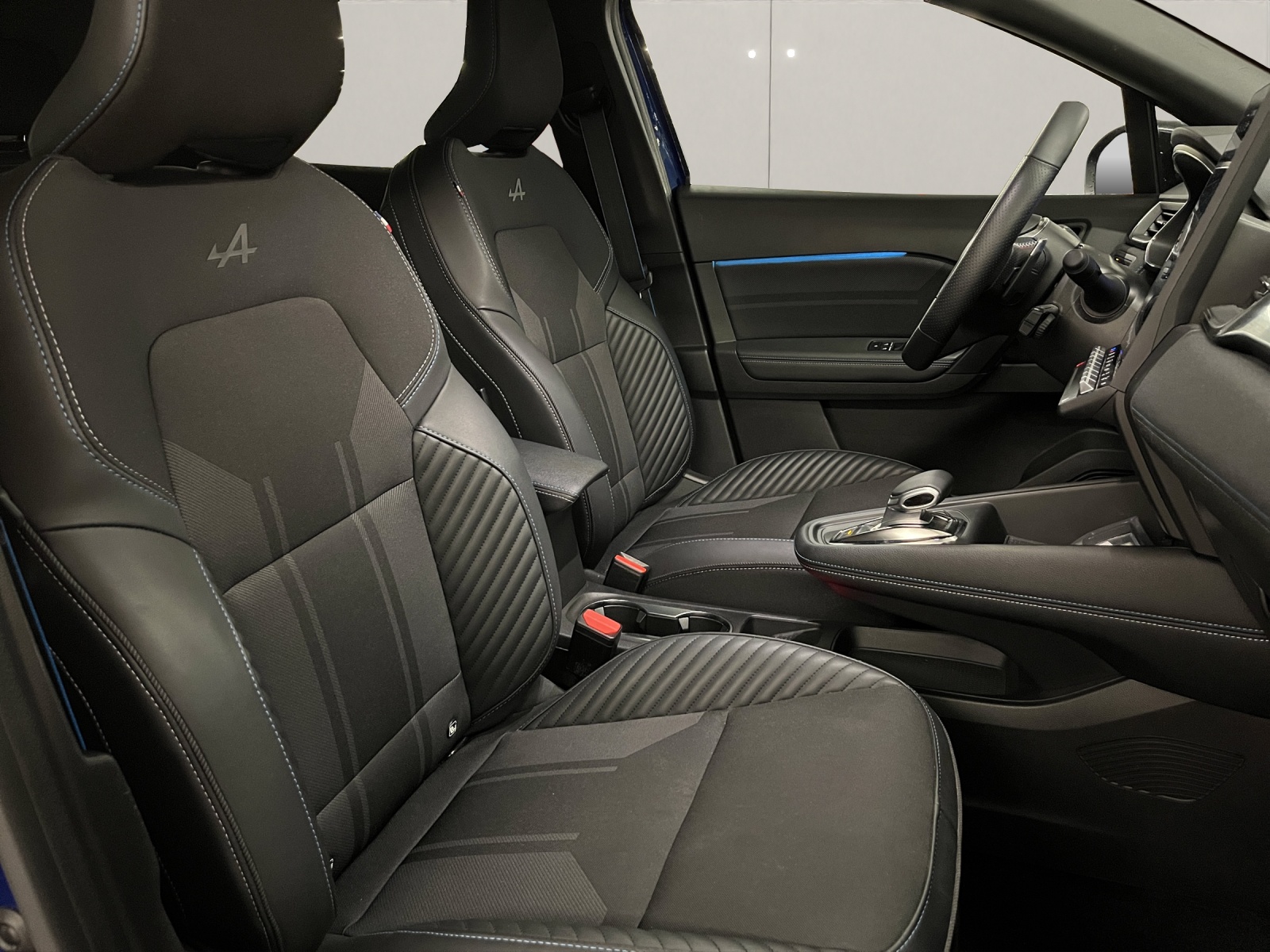 RENAULT Captur 1.3 TCe 160 esprit Alpine EDC-image-13