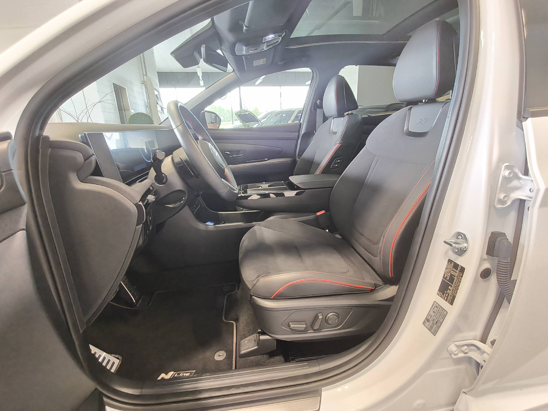 HYUNDAI Tucson 1.6 T-GDi HEV N-Line 4WD-image-13