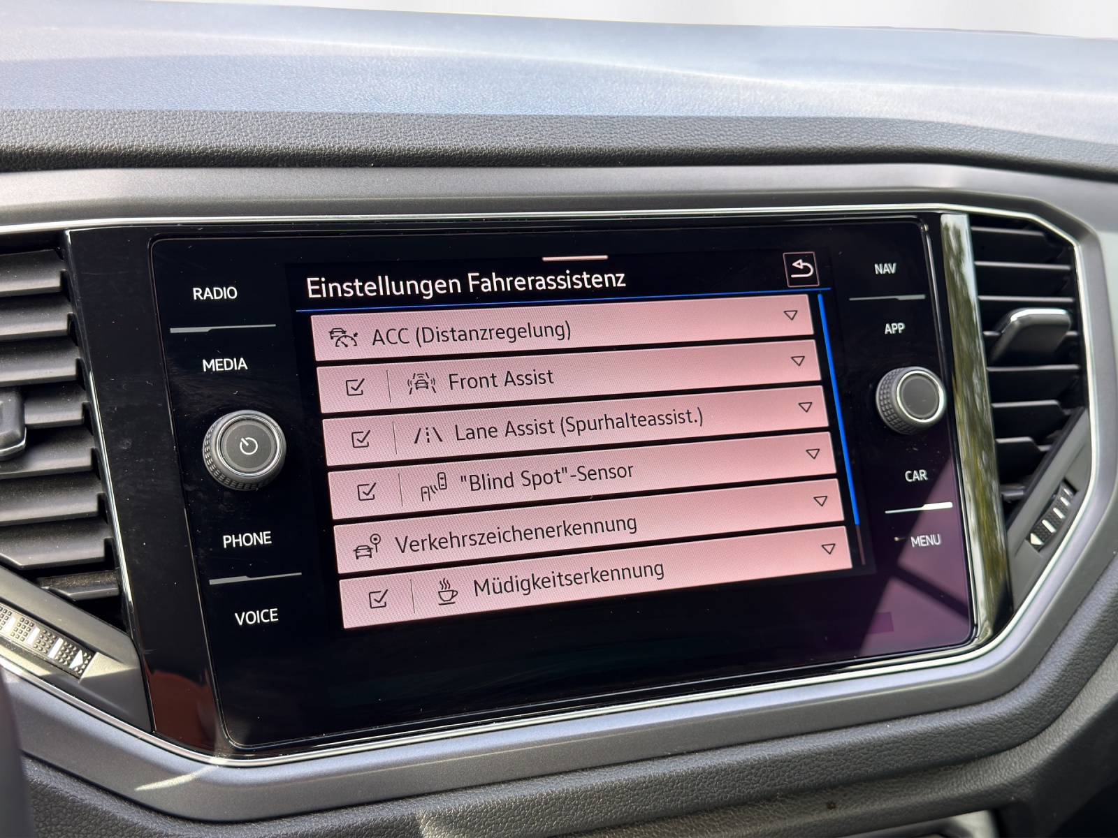 VW T-Roc Cabriolet 1.5 TSI EVO Black & White DSG-image-19
