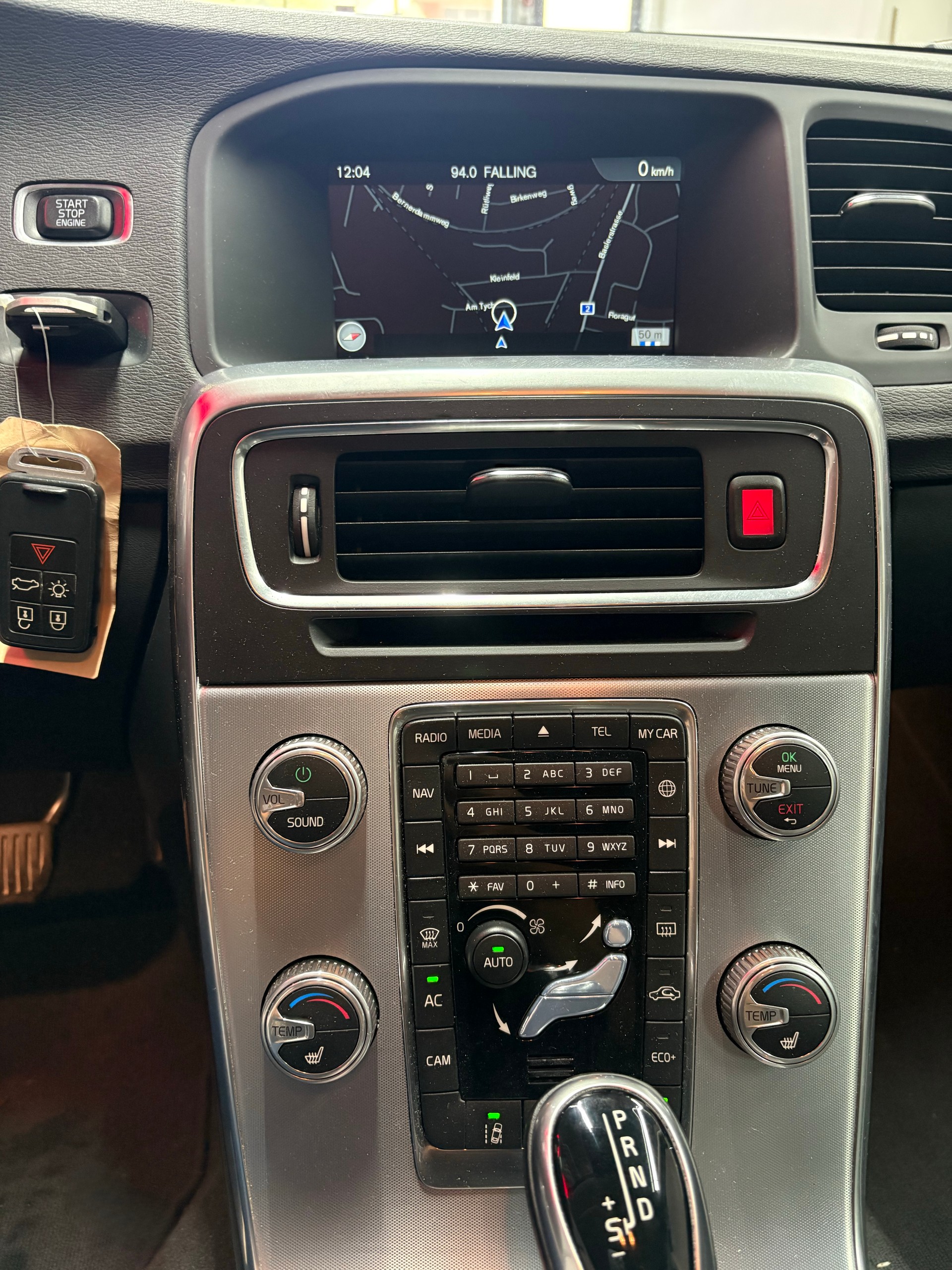 VOLVO V60 D4 Summum Geartronic-image-13
