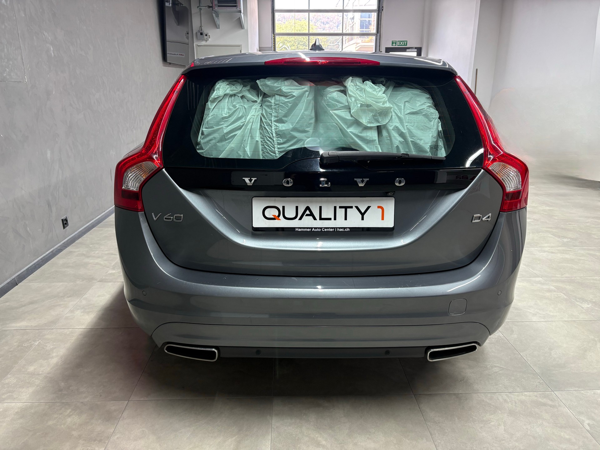 VOLVO V60 D4 Summum Geartronic-image-4