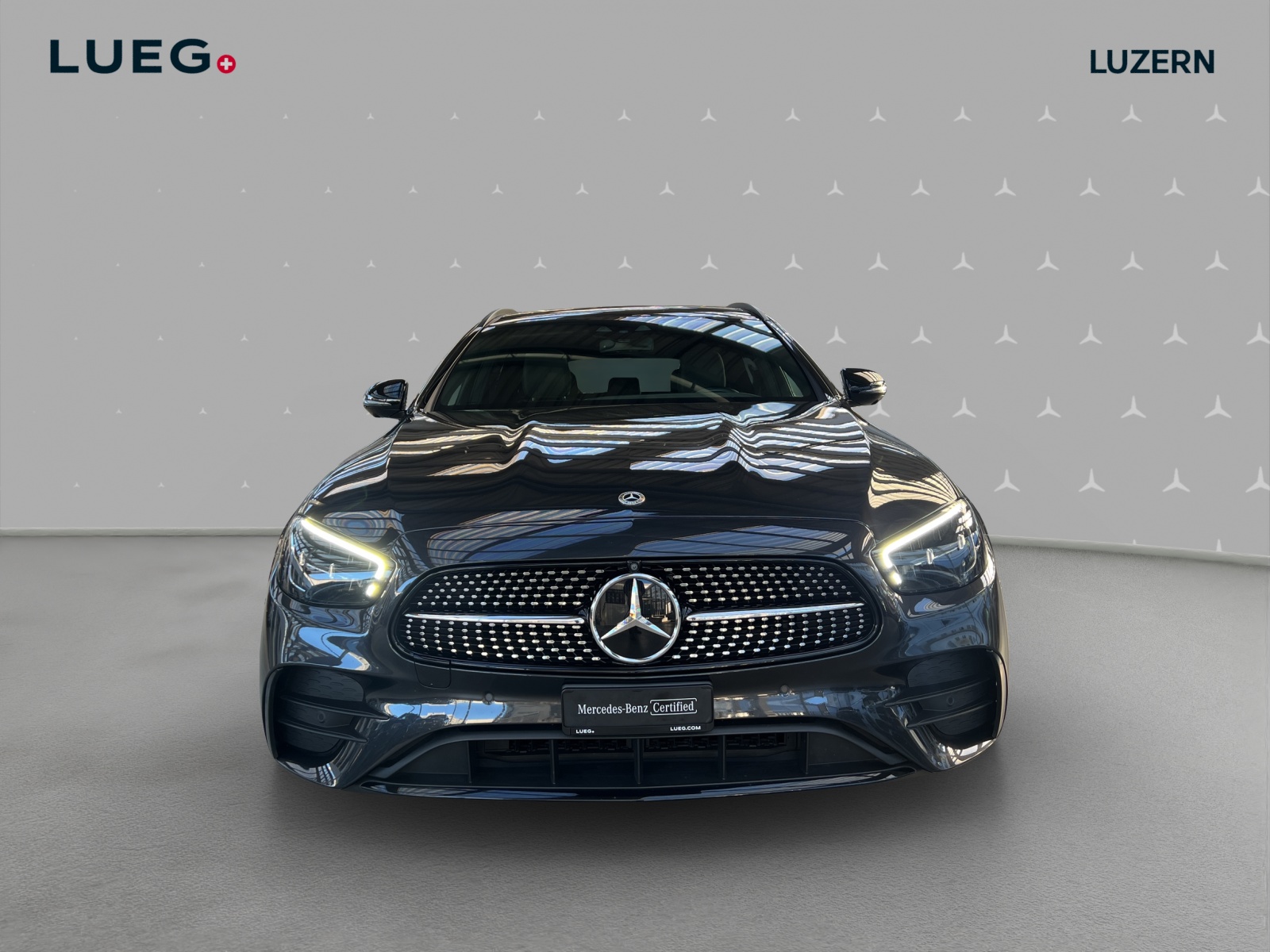 MERCEDES-BENZ E 220 d T 4Matic AMG Line 9G-Tronic-image-5