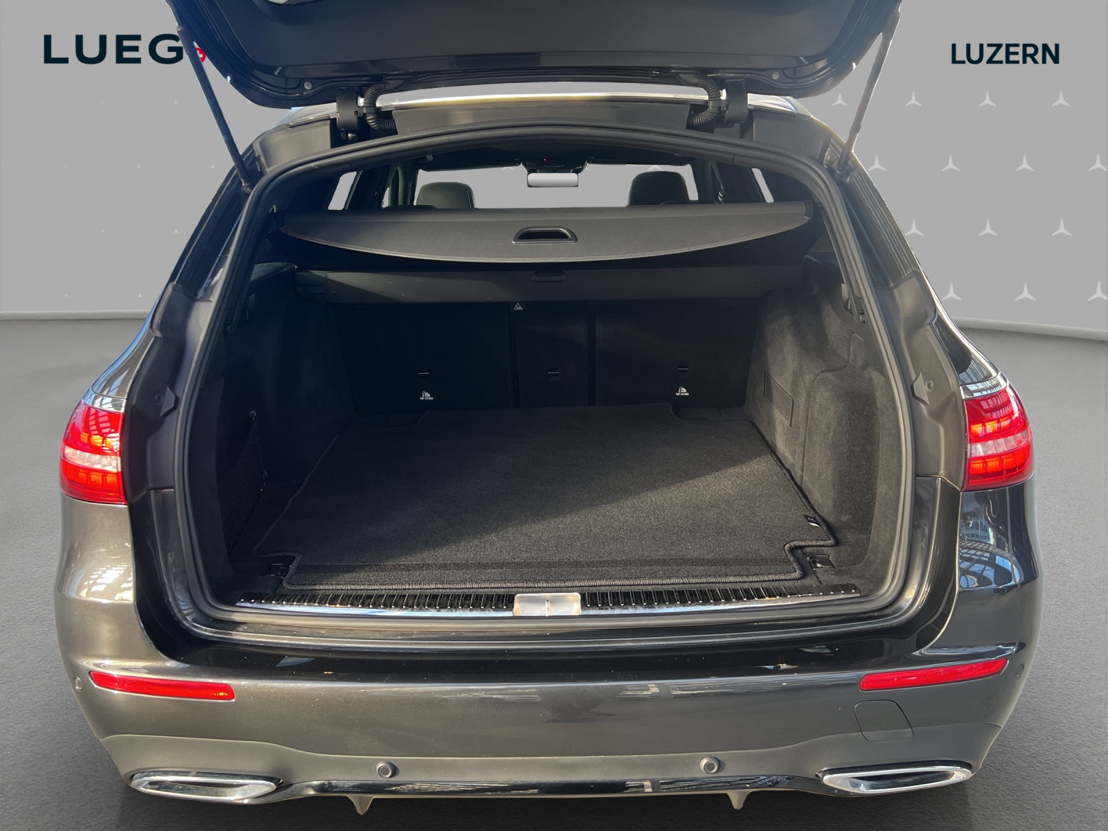 MERCEDES-BENZ E 220 d T 4Matic AMG Line 9G-Tronic-image-14