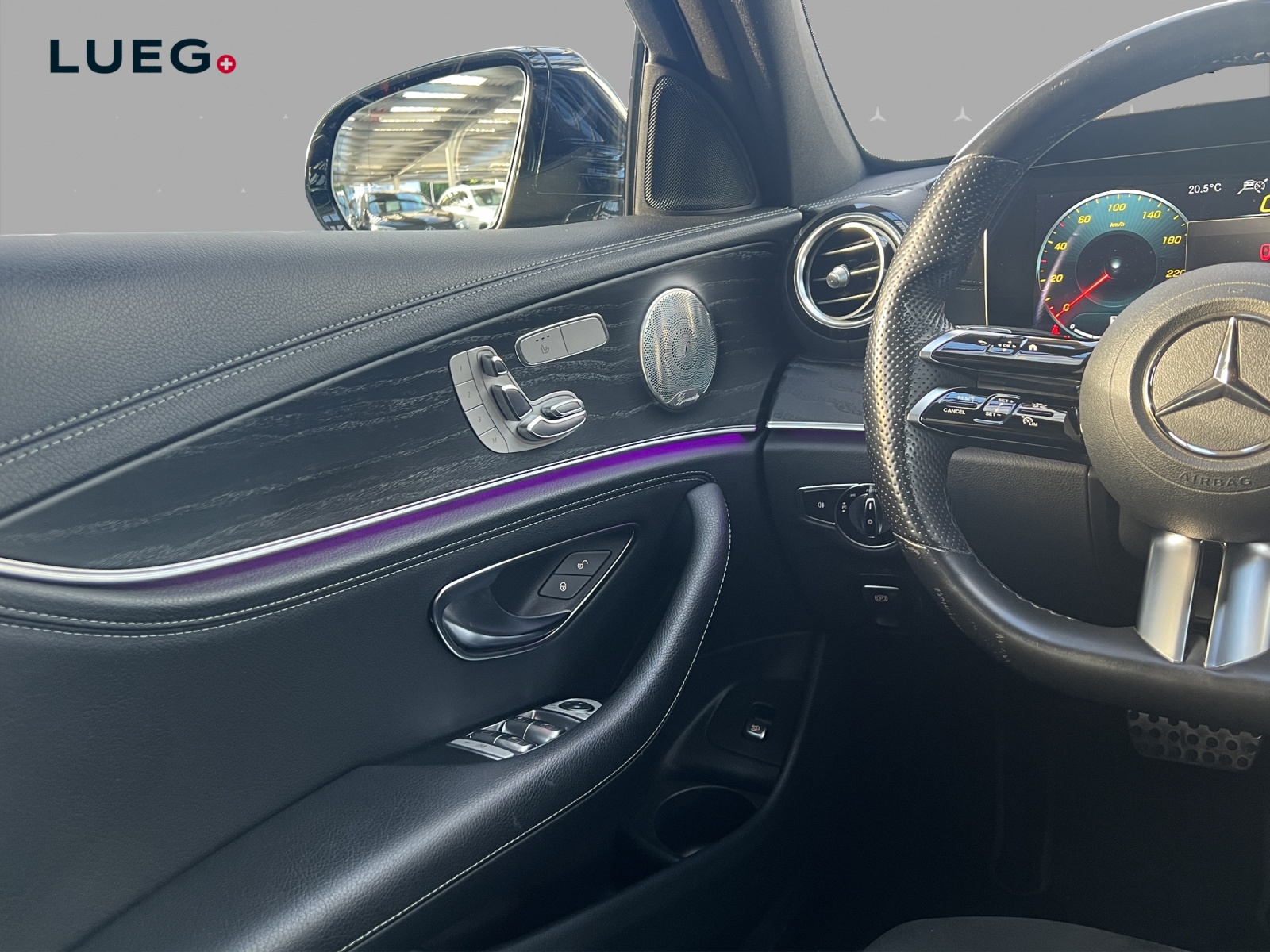 MERCEDES-BENZ E 220 d T 4Matic AMG Line 9G-Tronic-image-12