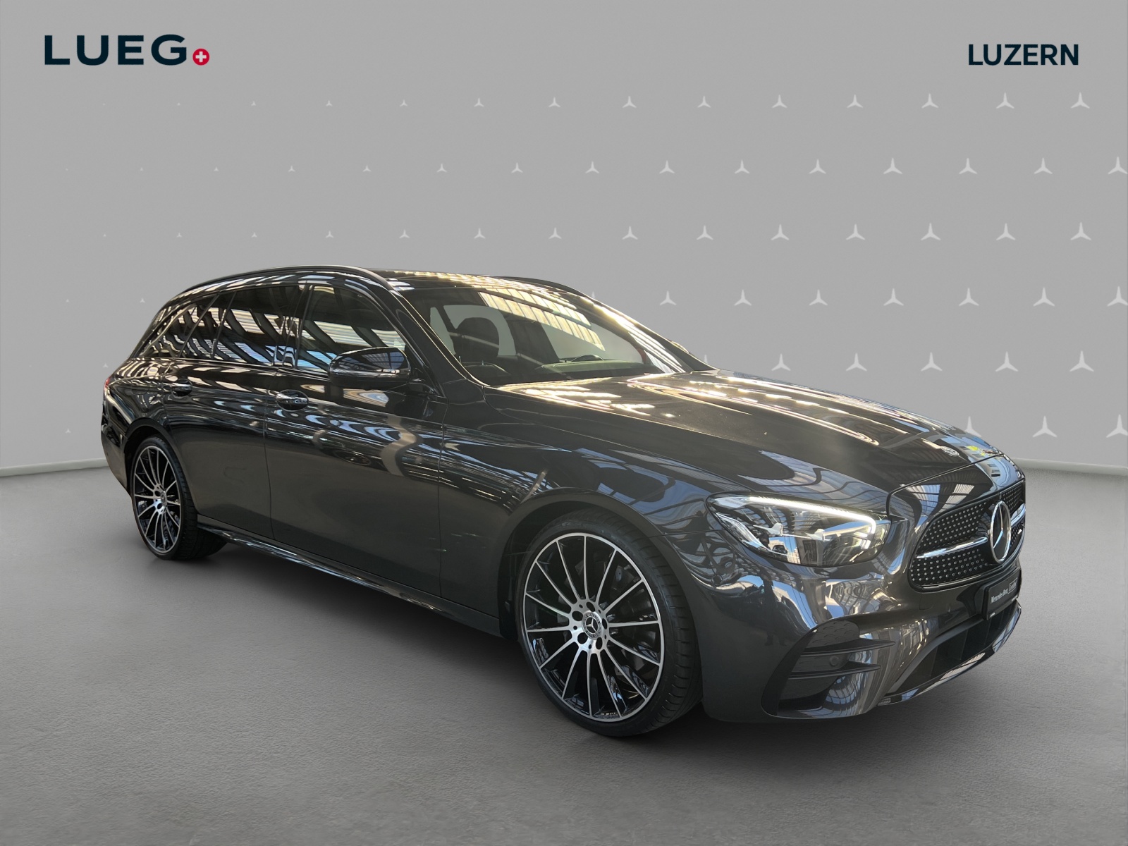 MERCEDES-BENZ E 220 d T 4Matic AMG Line 9G-Tronic-image-4