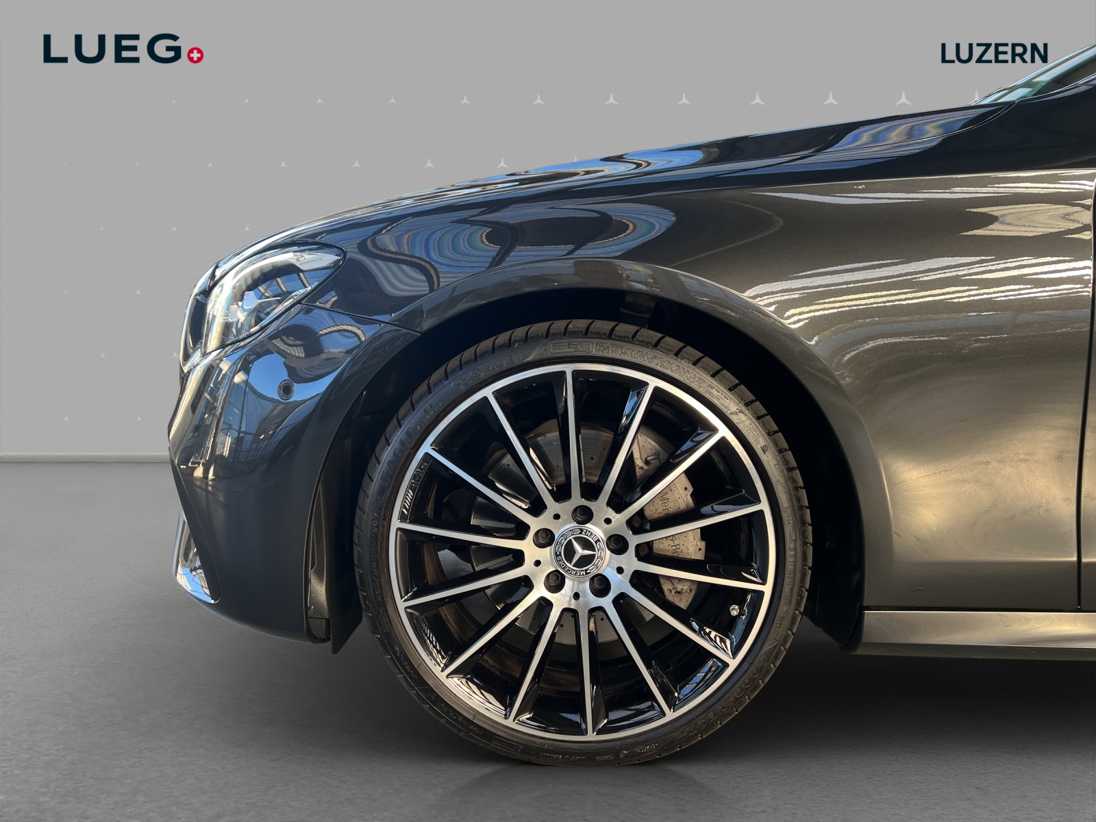 MERCEDES-BENZ E 220 d T 4Matic AMG Line 9G-Tronic-image-6