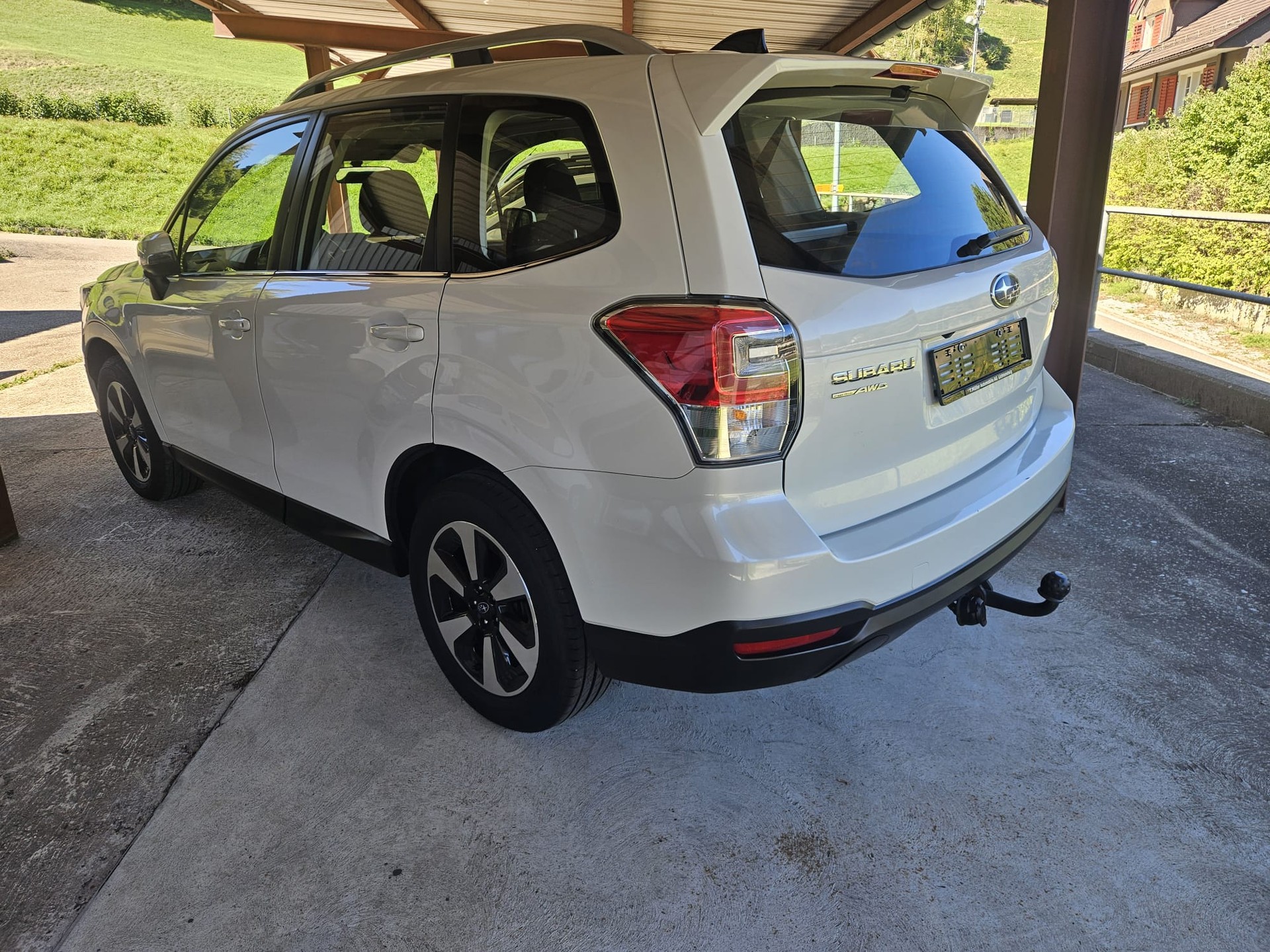 SUBARU Forester 2.0i Swiss Plus Lineartronic-image-4