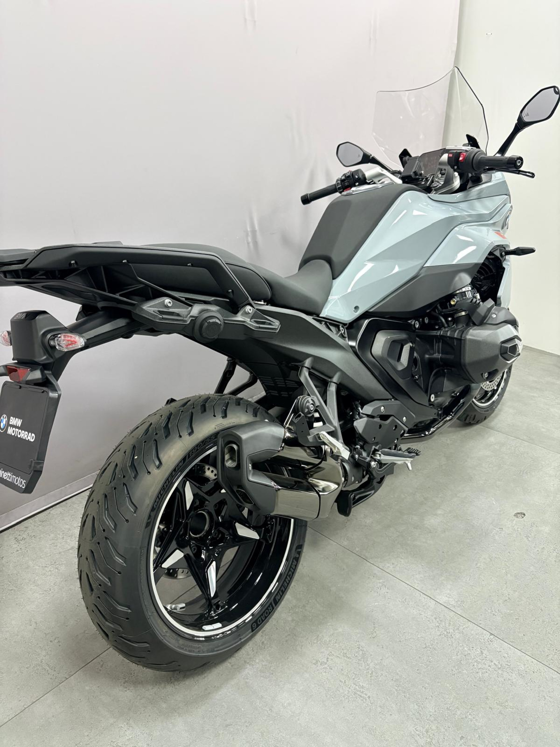 BMW R 1300 RS INCLUS : BOXER BONUS 1500 - + FACCHINETTI DAYS 600-showroom-element-1