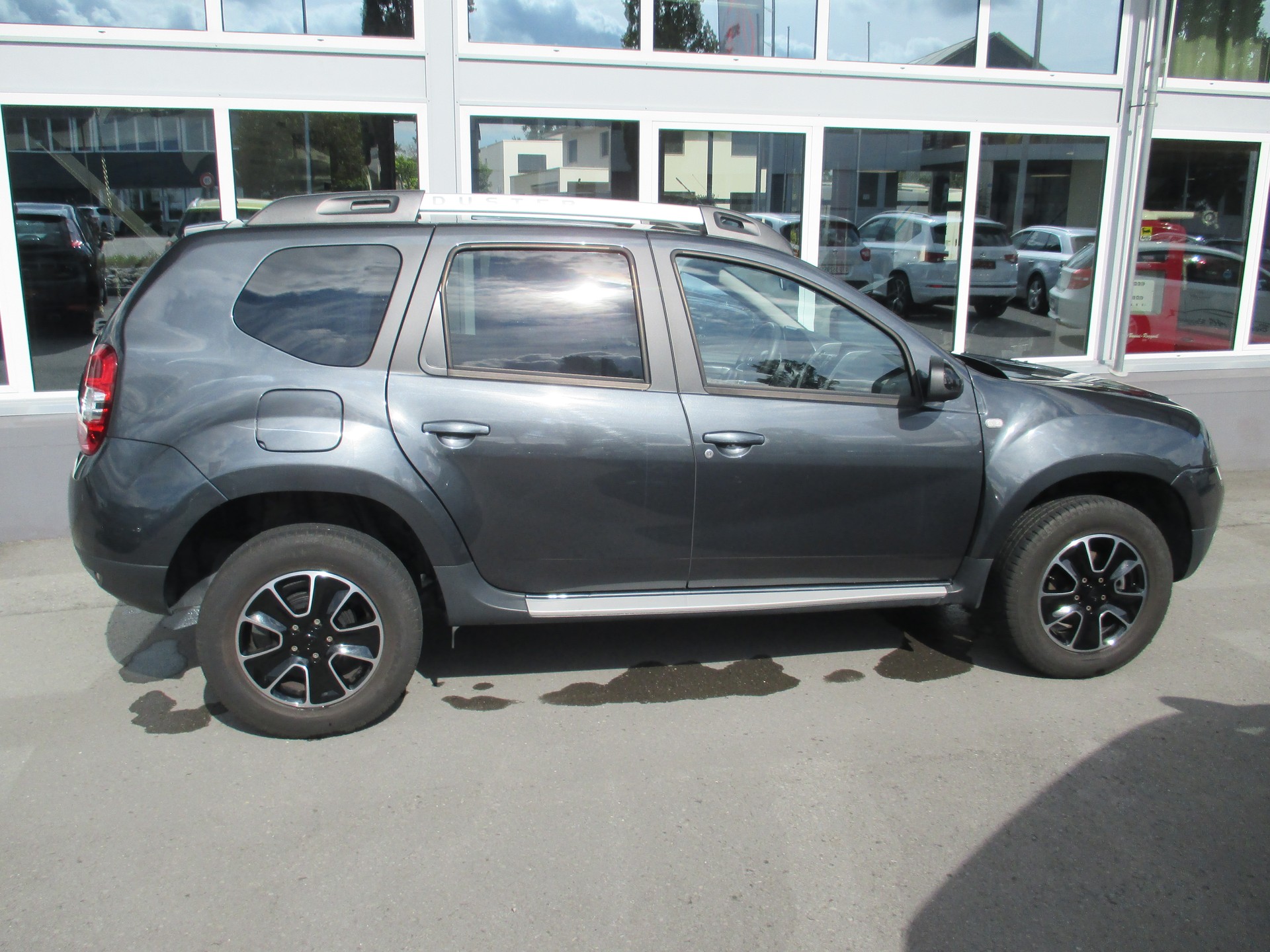DACIA Duster 1.5 dCi Fischer man's Friend 4x2 EDC-image-3