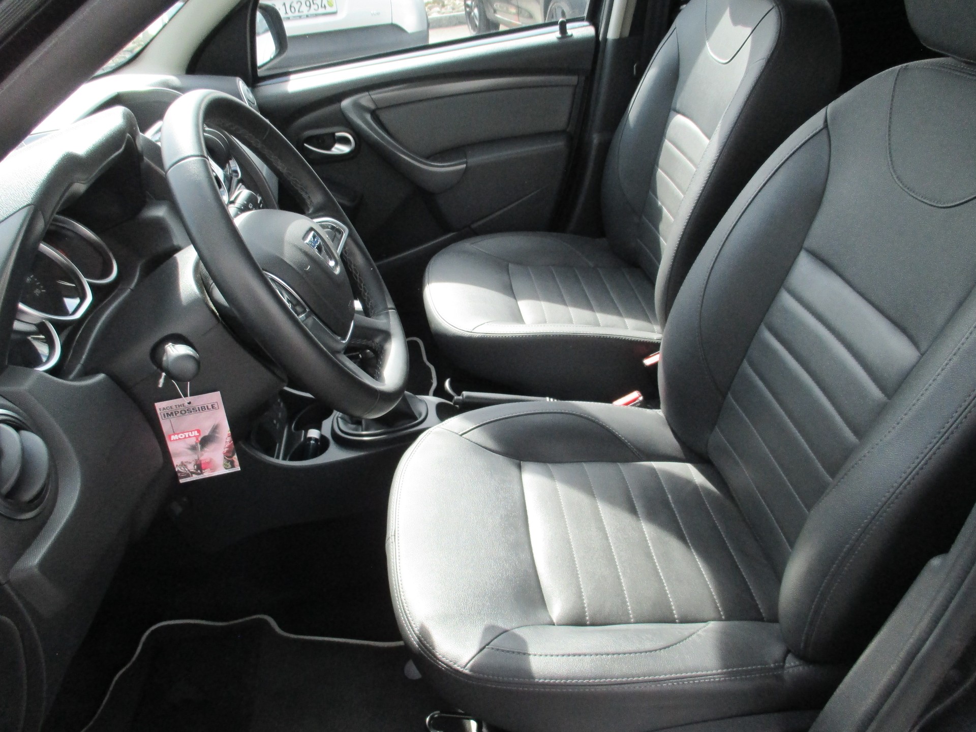 DACIA Duster 1.5 dCi Fischer man's Friend 4x2 EDC-image-8