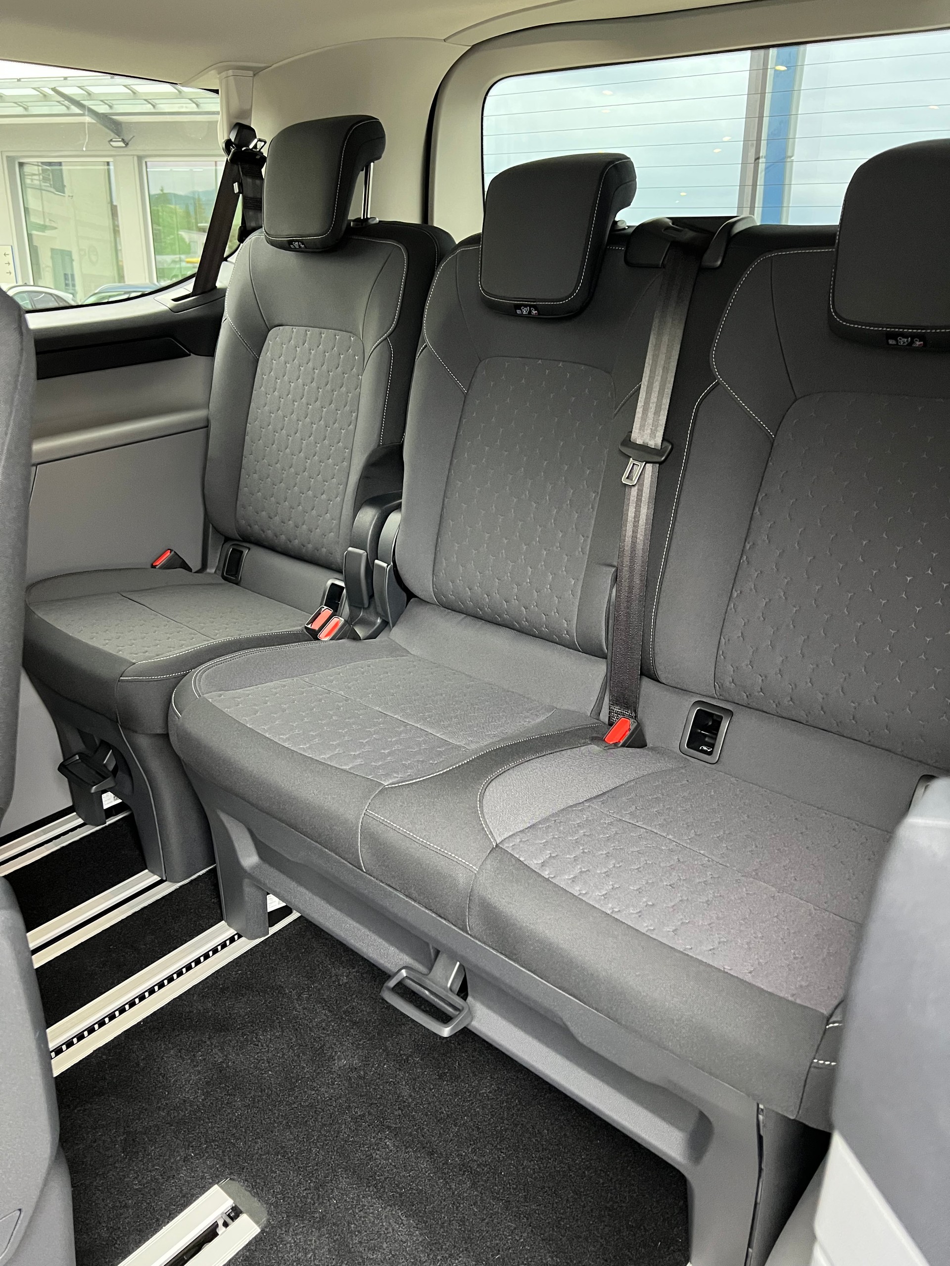 FORD Tourneo Bus 340 L1H1 PHEV Titanium-image-10