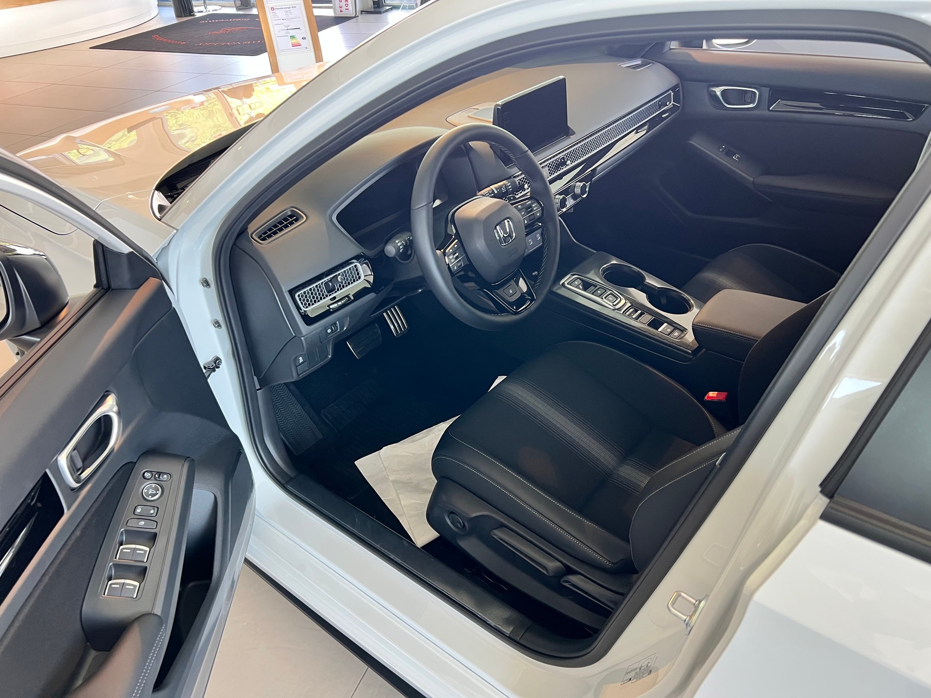 HONDA Civic 2.0 i-MMD HEV Sport-image-6