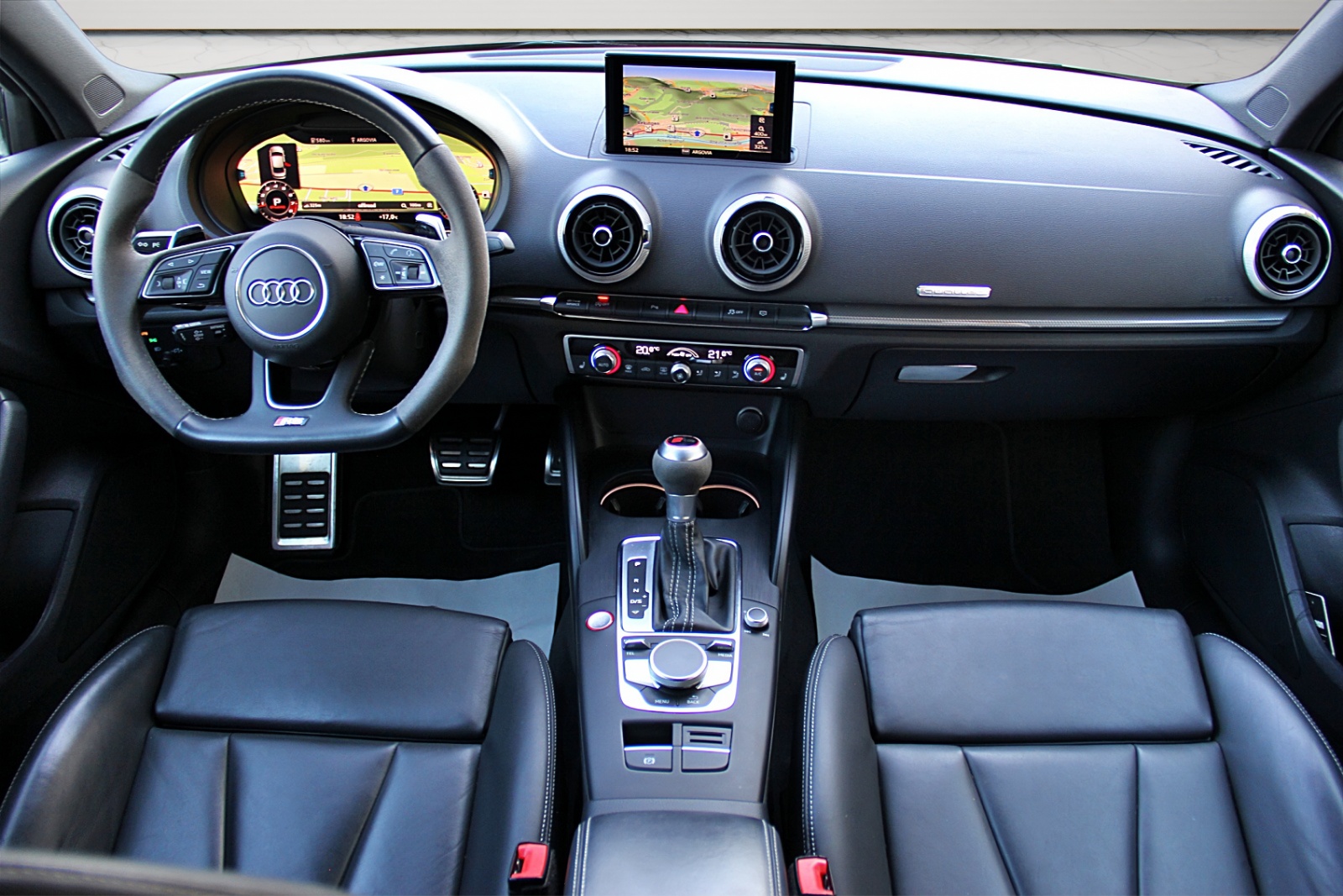 AUDI RS3 Sedan 2.5 TSI quattro S-tronic-image-10