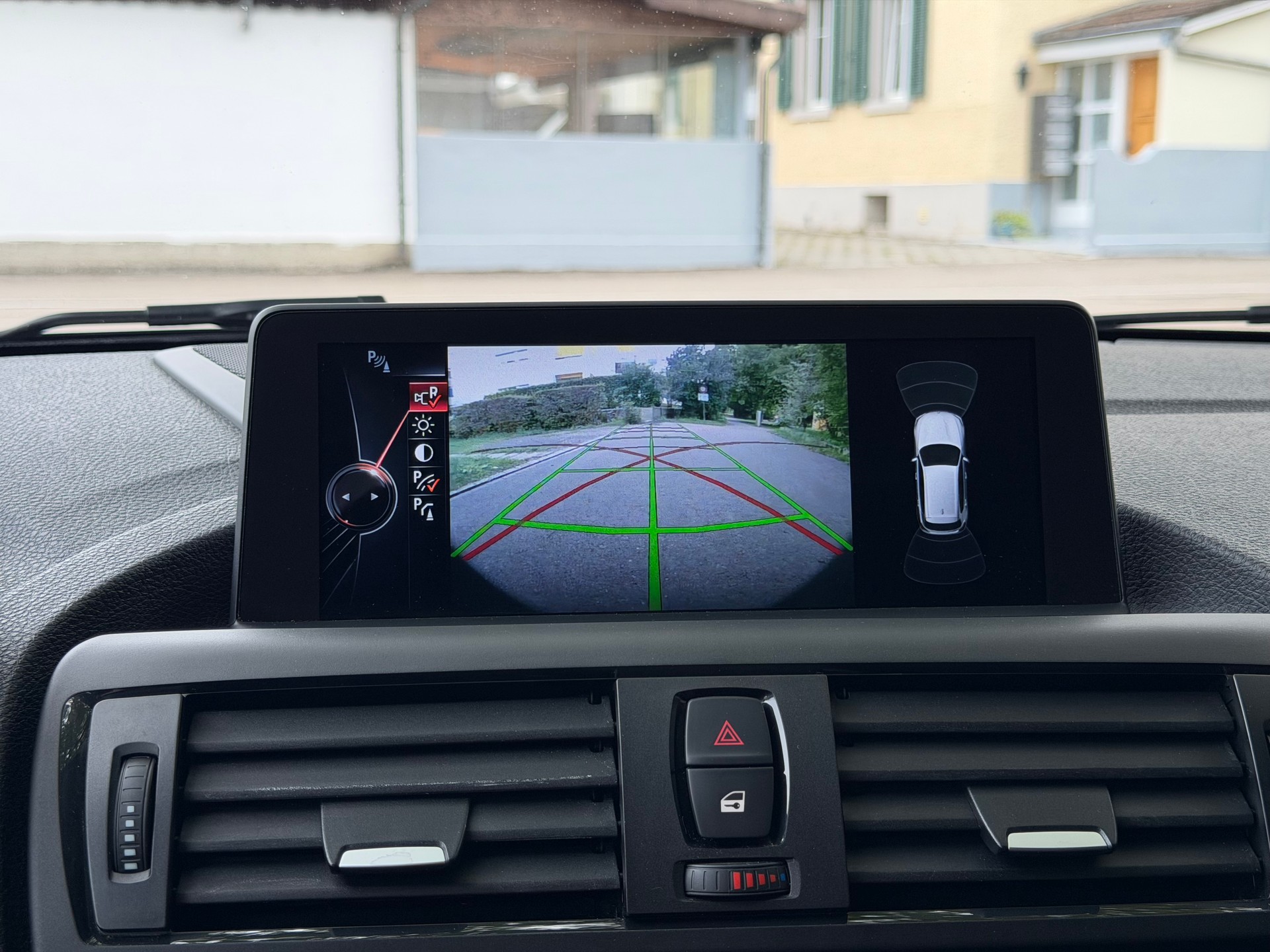 BMW 120d xDrive-image-26