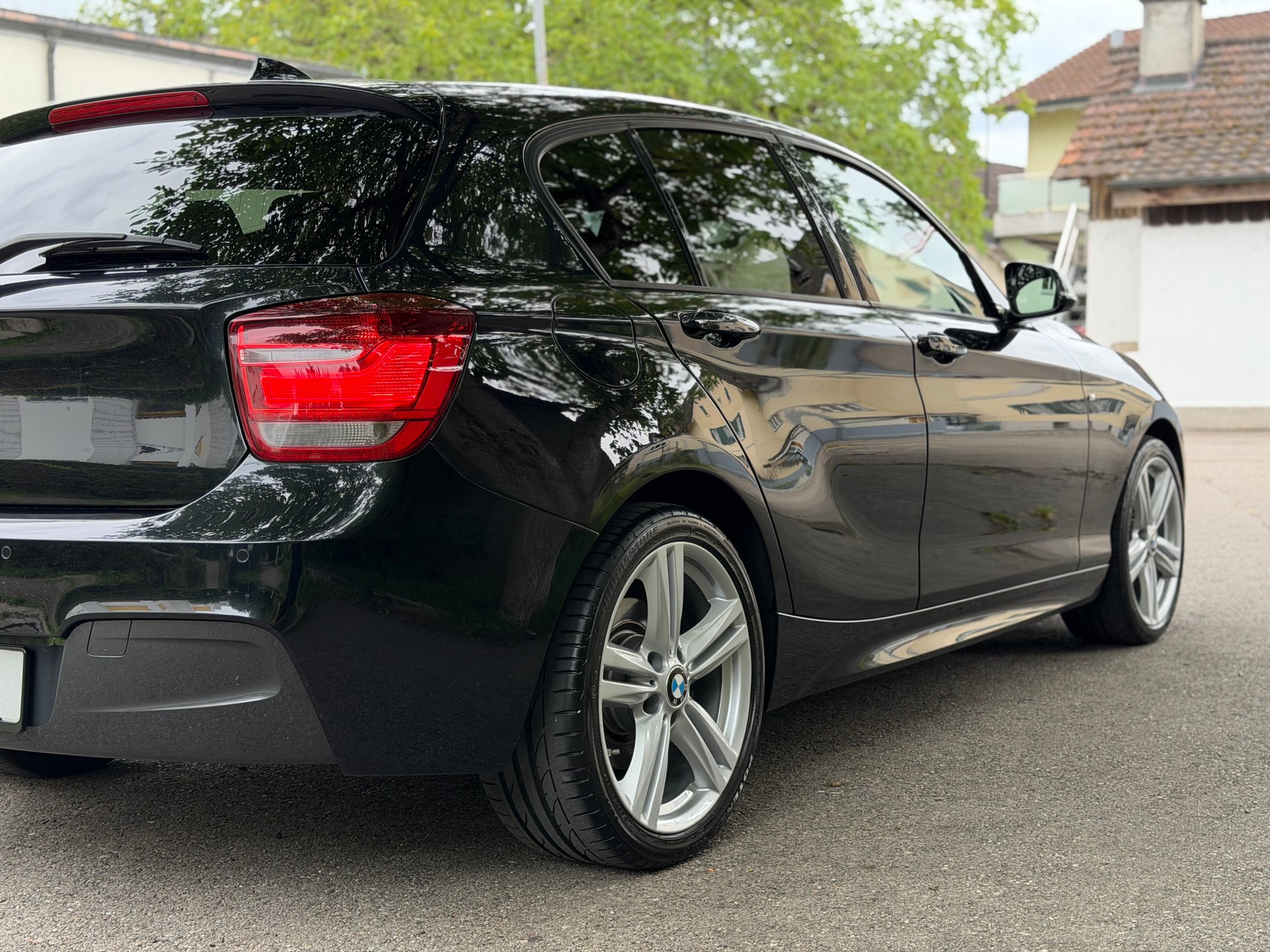 BMW 120d xDrive-image-12
