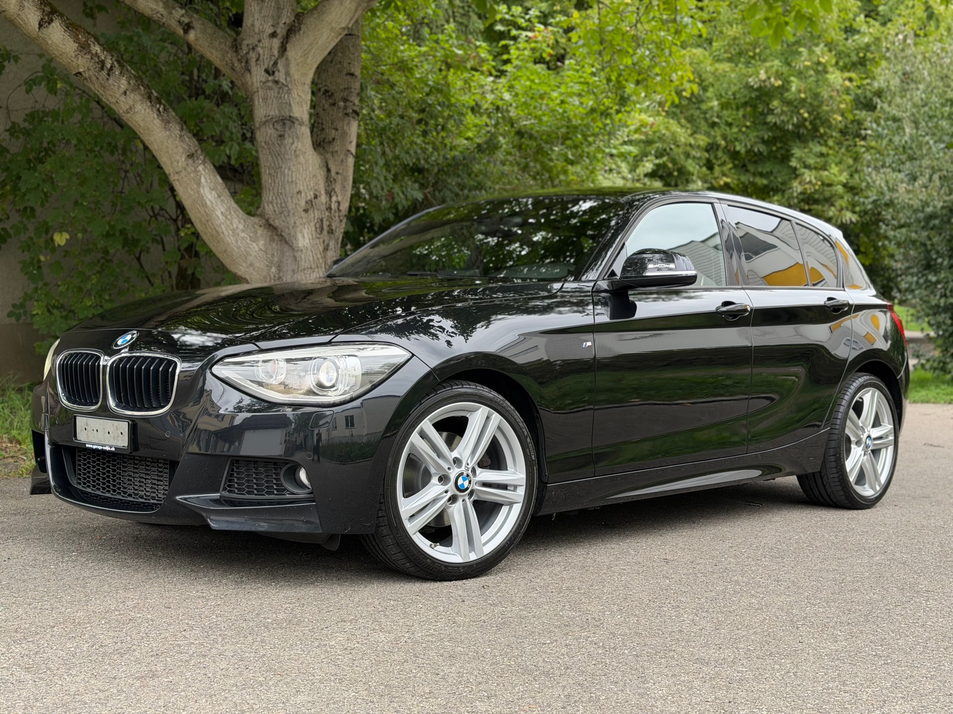 BMW 120d xDrive-image-0