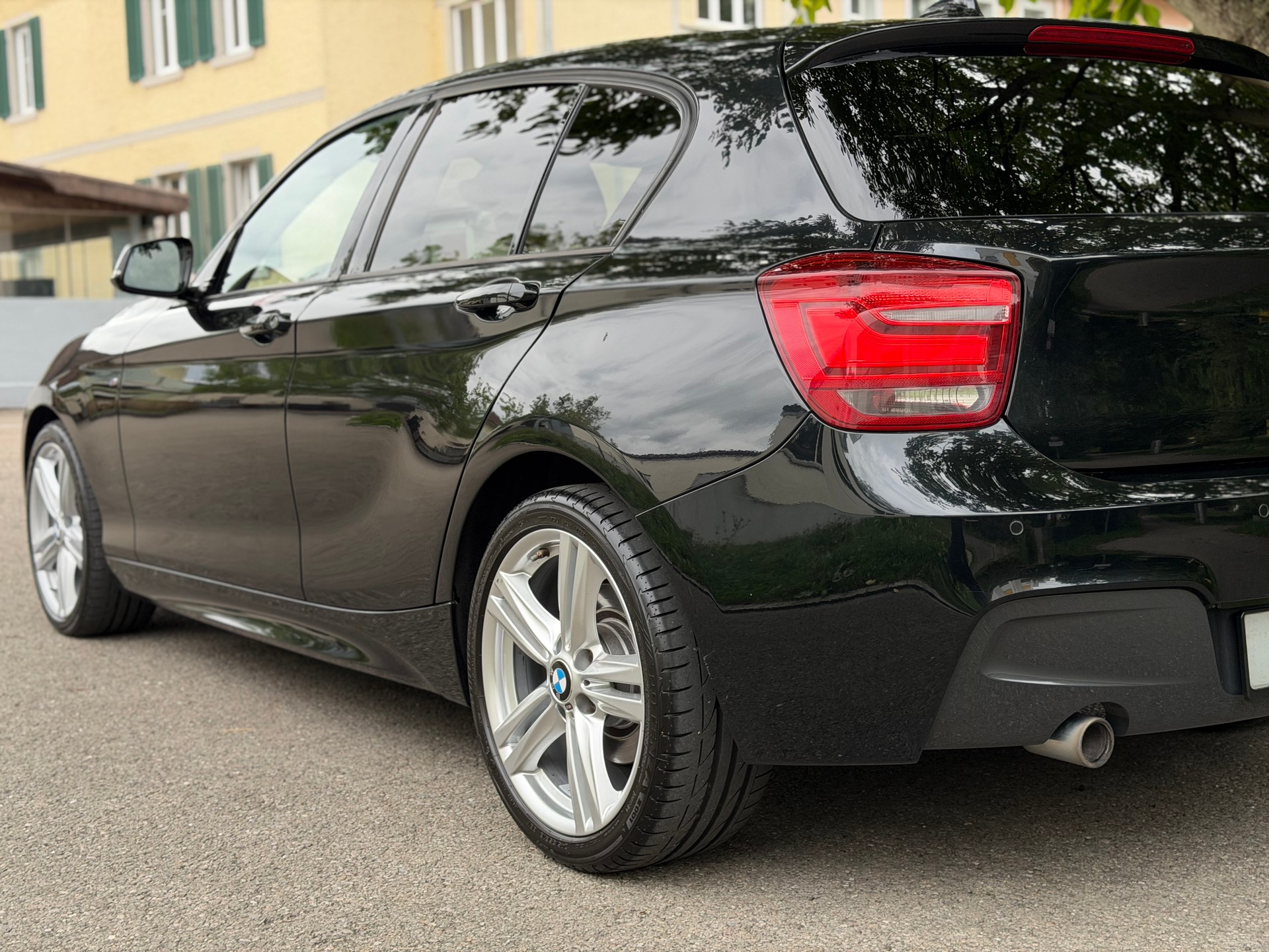 BMW 120d xDrive-image-6