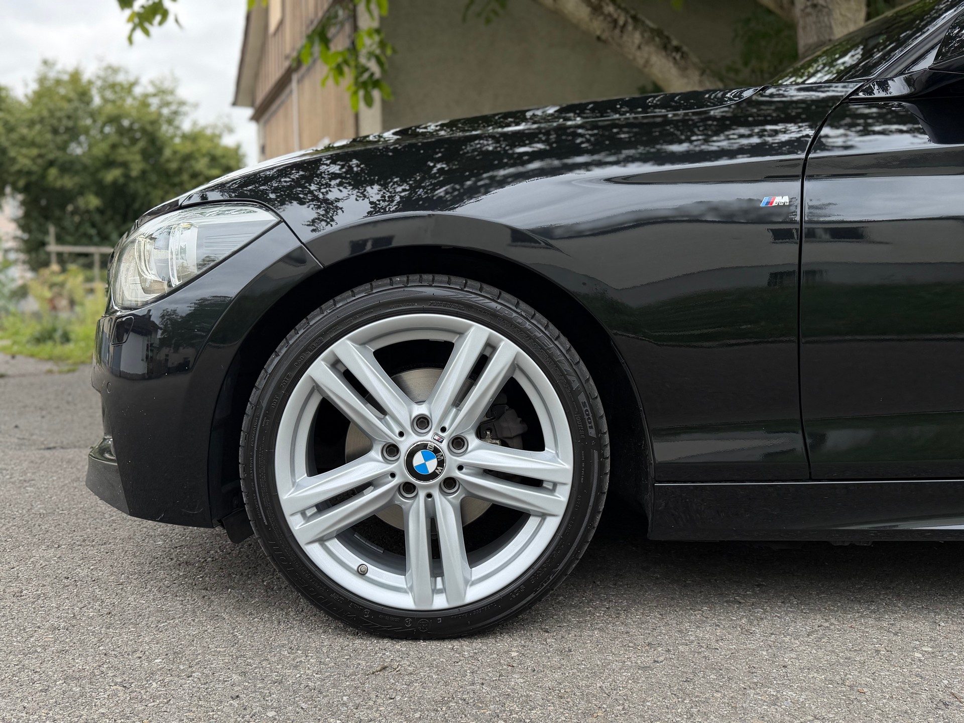 BMW 120d xDrive-image-1