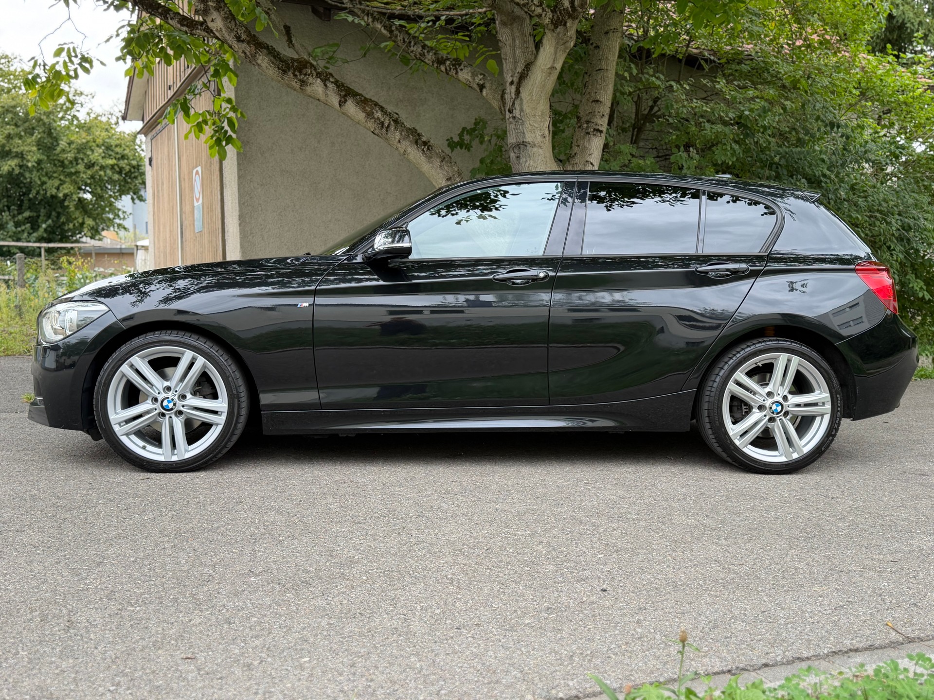 BMW 120d xDrive-image-2
